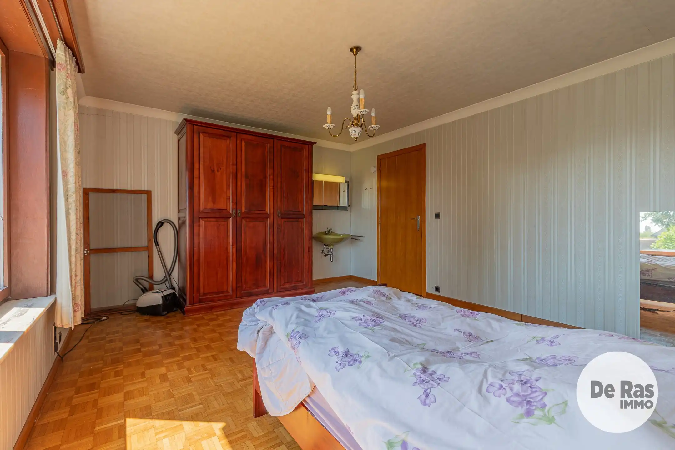 NIEUWERKERKEN – Statige en bijzonder ruime gezinswoning  foto 15