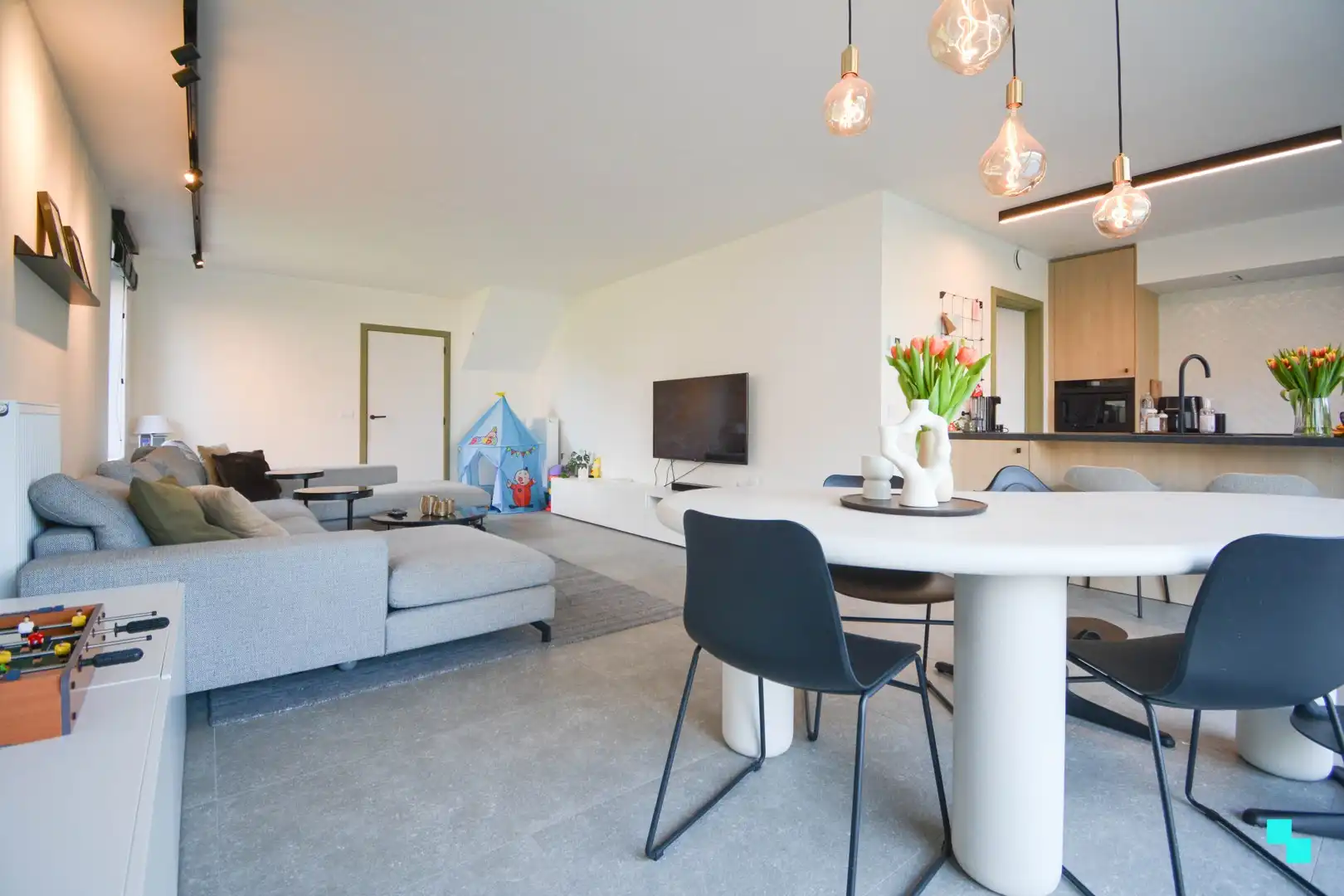 Recente gezinswoning op kindvriendelijke ligging te Hooglede foto 6