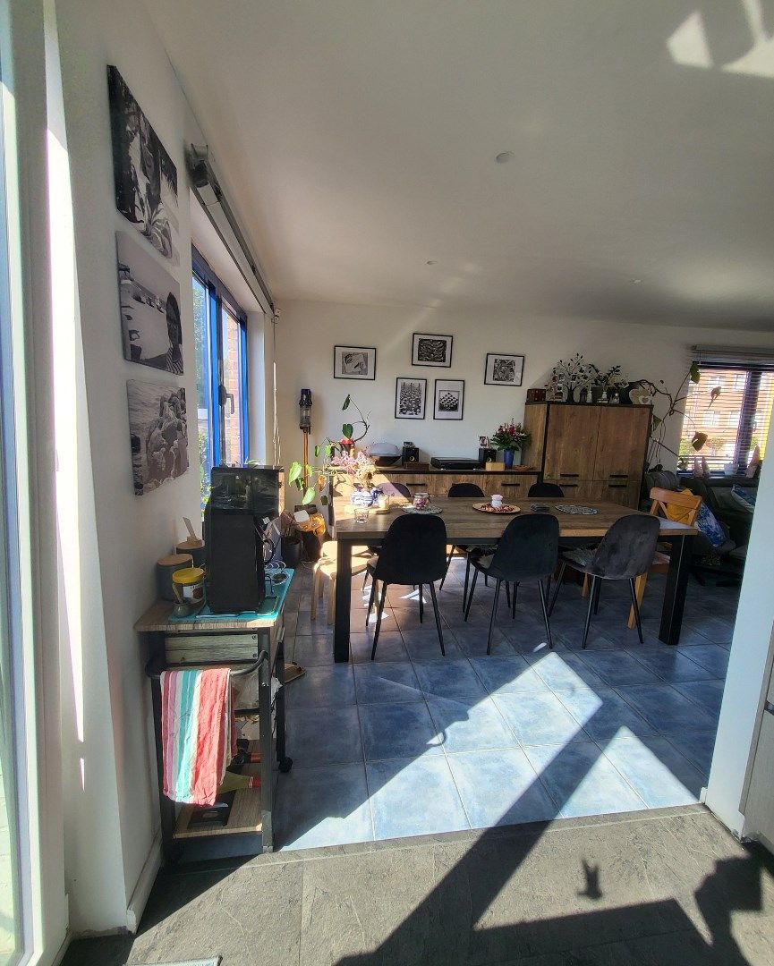Ruime halfopen bel-etage woning met 4 slaapkamers en garage foto 12
