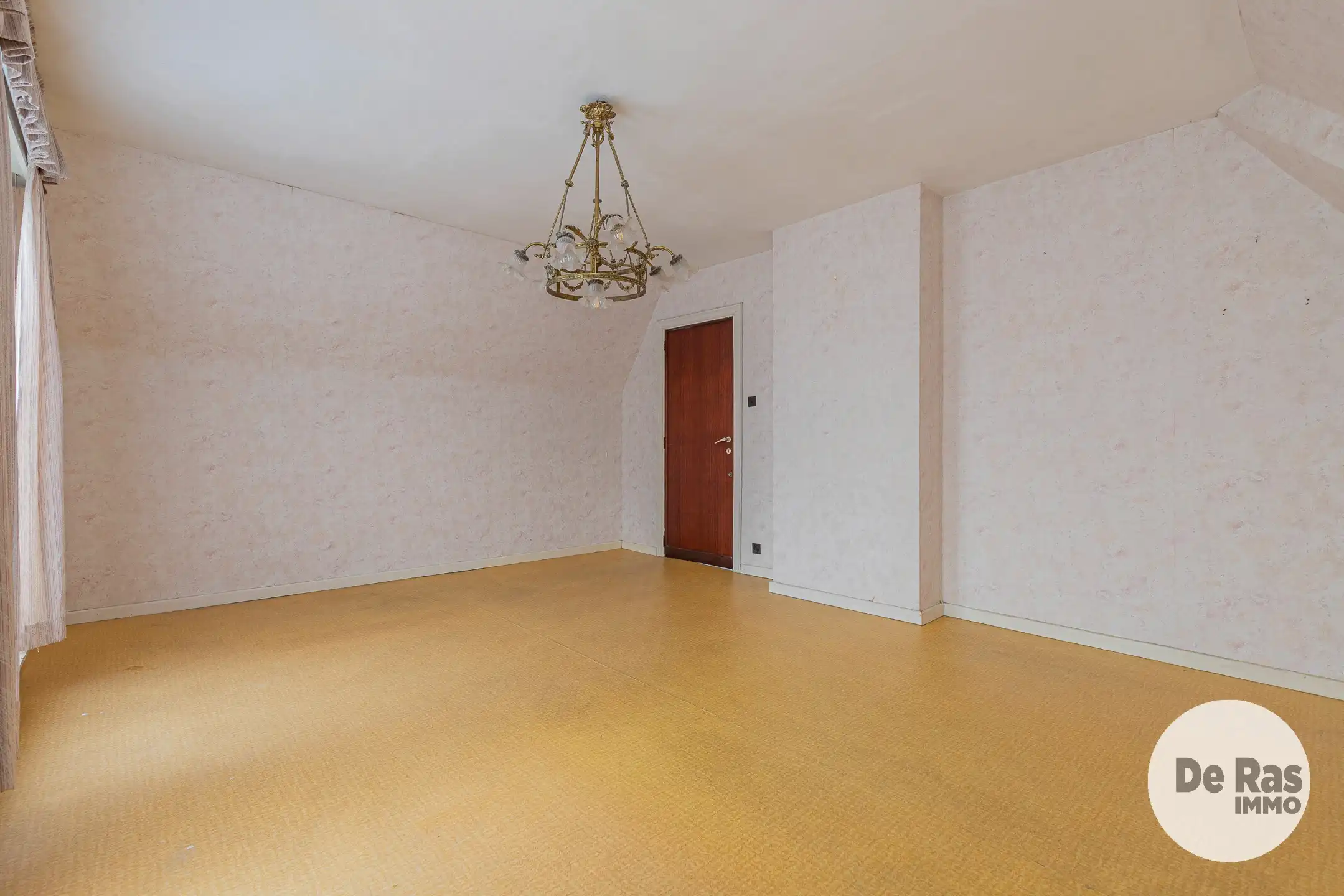 ERONDEGEM - Solide, te renoveren woning met 3 kamers foto 14