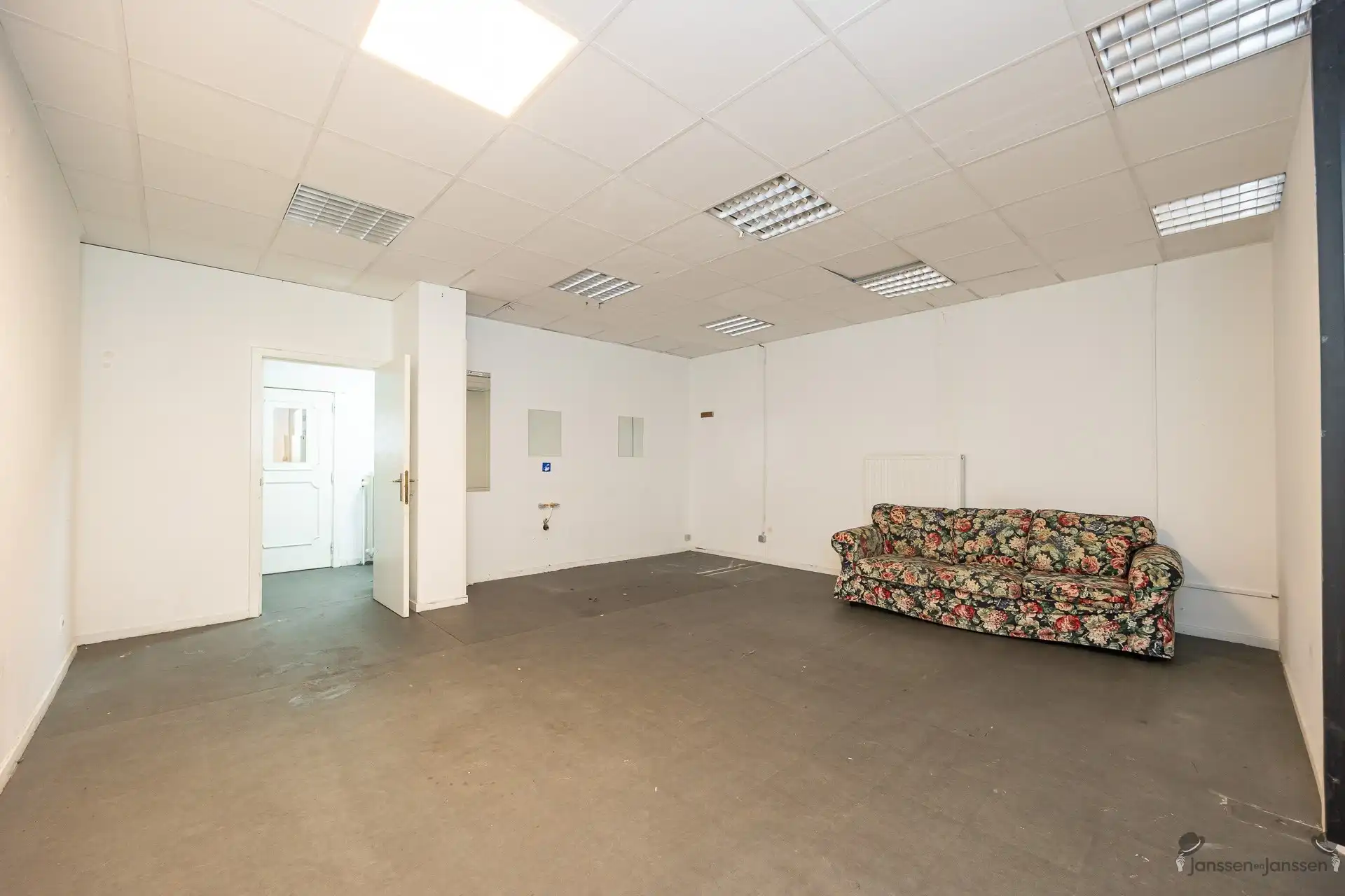Polyvalente handelsruimte met veel mogelijkheden op toplocatie! foto 8
