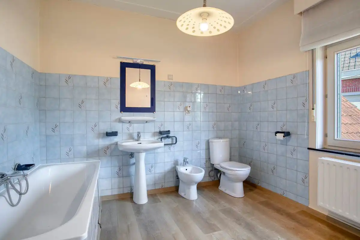 Halfopen bebouwing met 3 slaapkamers te koop in Kortrijk! foto 10