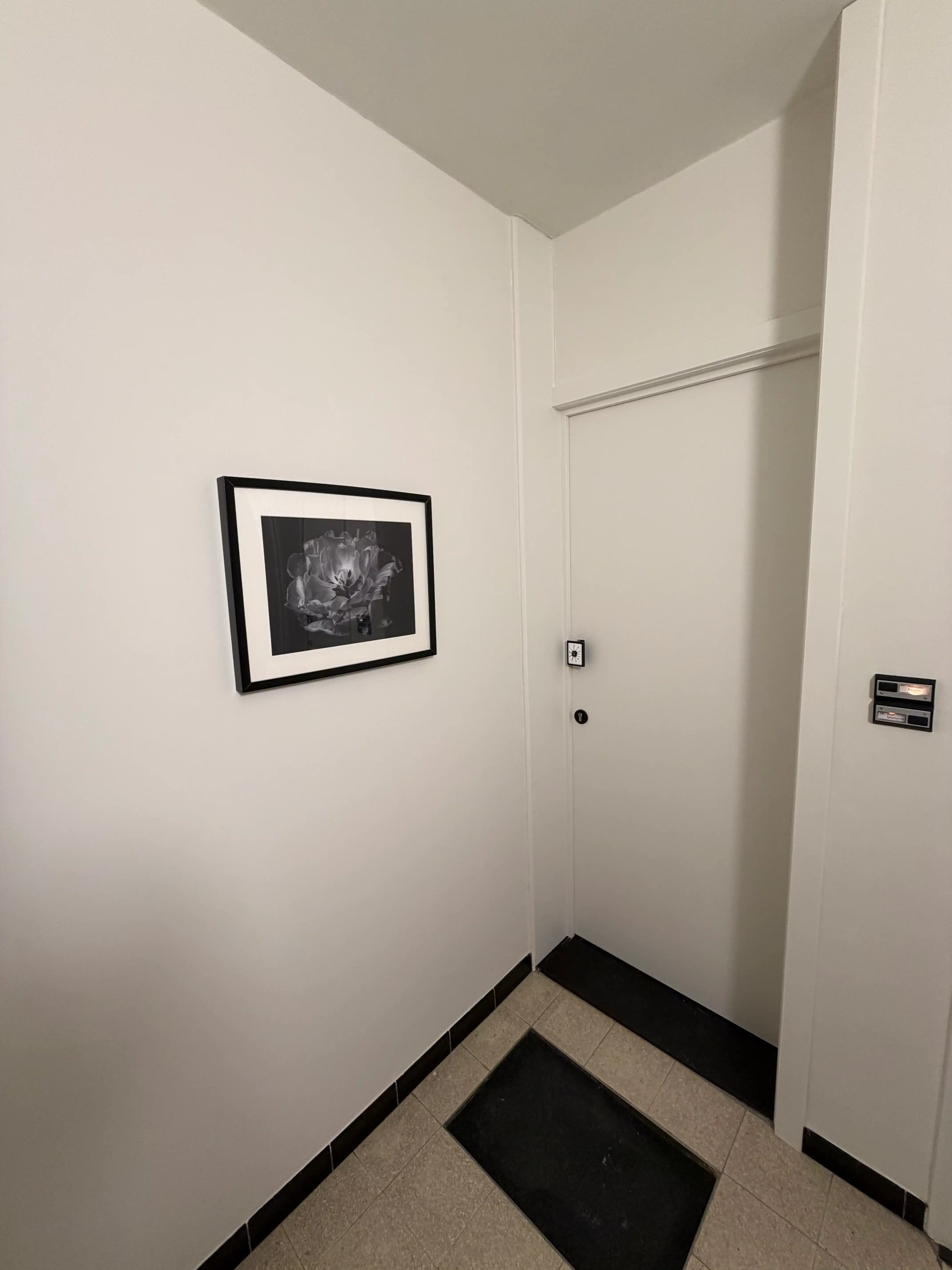 Genk - centrum : Volledig gerenoveerd, ruim en centraal gelegen appartement met 3 slaapkamers en 2 terrassen. foto 16