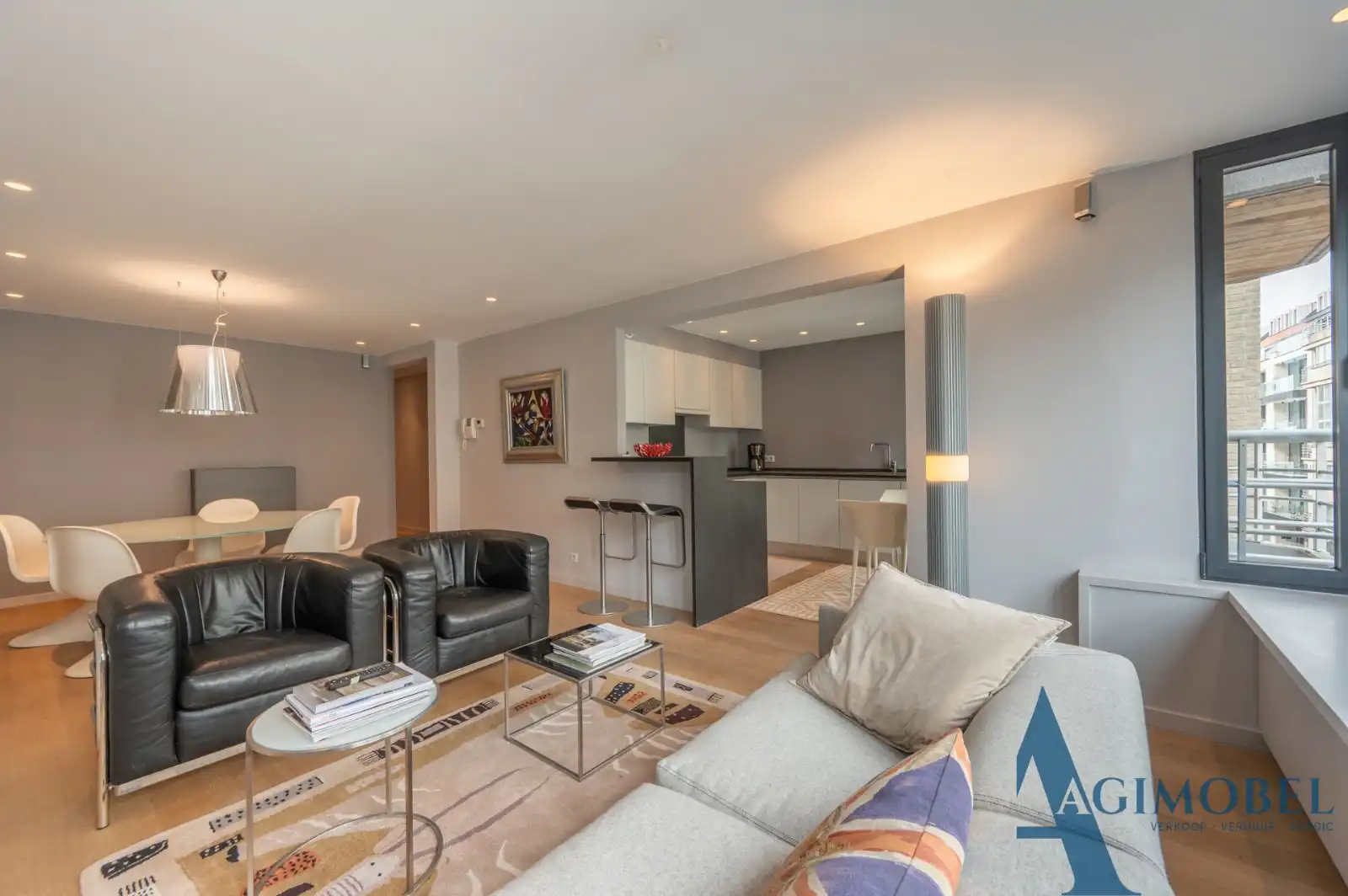 Eigentijds en perfect afgewerkt 2-slaapkamerappartement op toplocatie in Knokke. foto 3