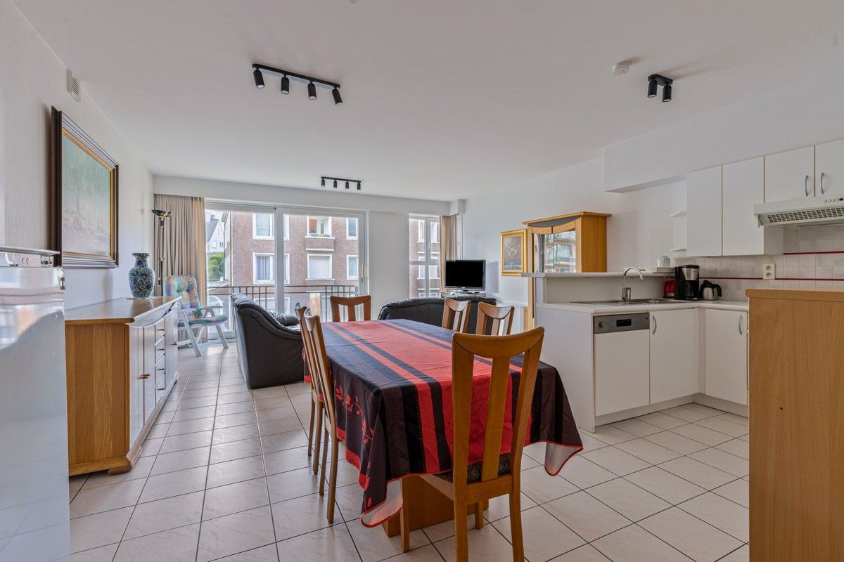 Ruim appartement met twee slaapkamers te koop in Koksijde. foto 8