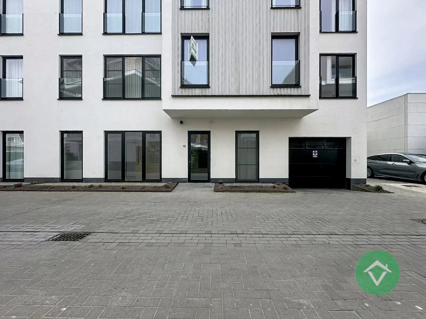 Wonen nabij jachthaven en zee - ruim appartement met terras en drie slaapkamers foto {{pictureIndex}}