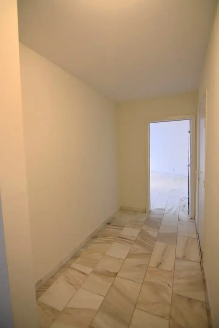 Ruim 2-slpk appartement in hartje Rumbeke foto 3