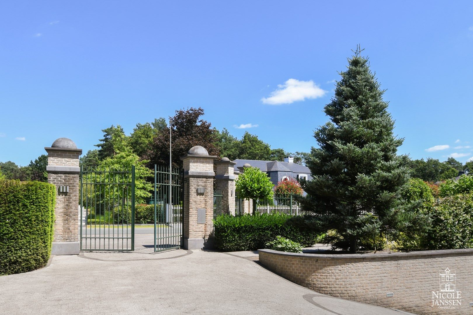 Exclusieve en ruim ingedeelde villa foto 7