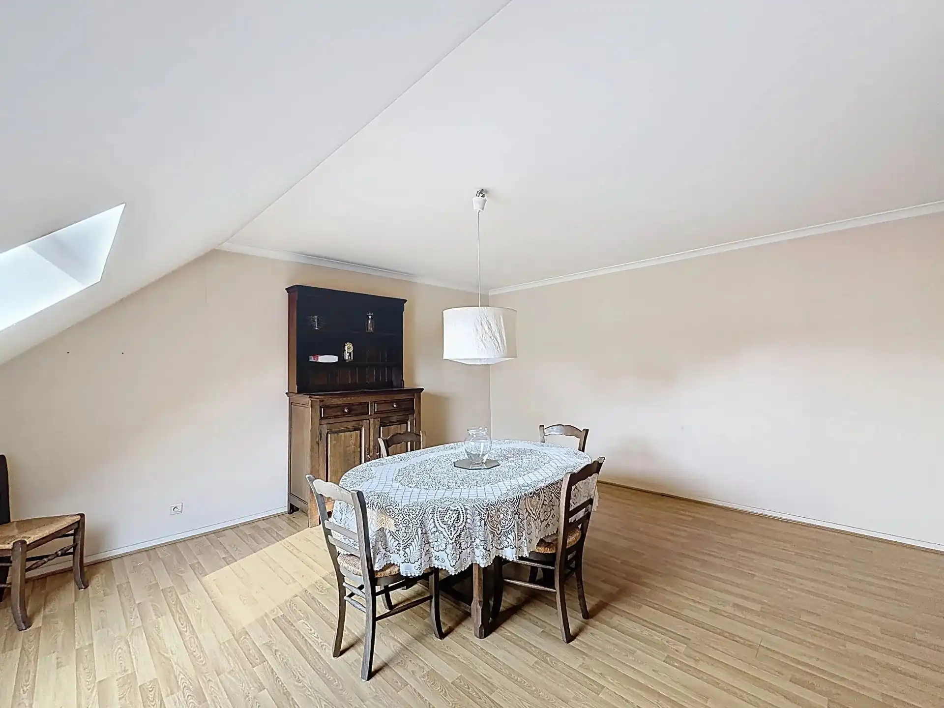 Te koop: Ruim duplex appartement met 4 slaapkamers in Lommel foto 22