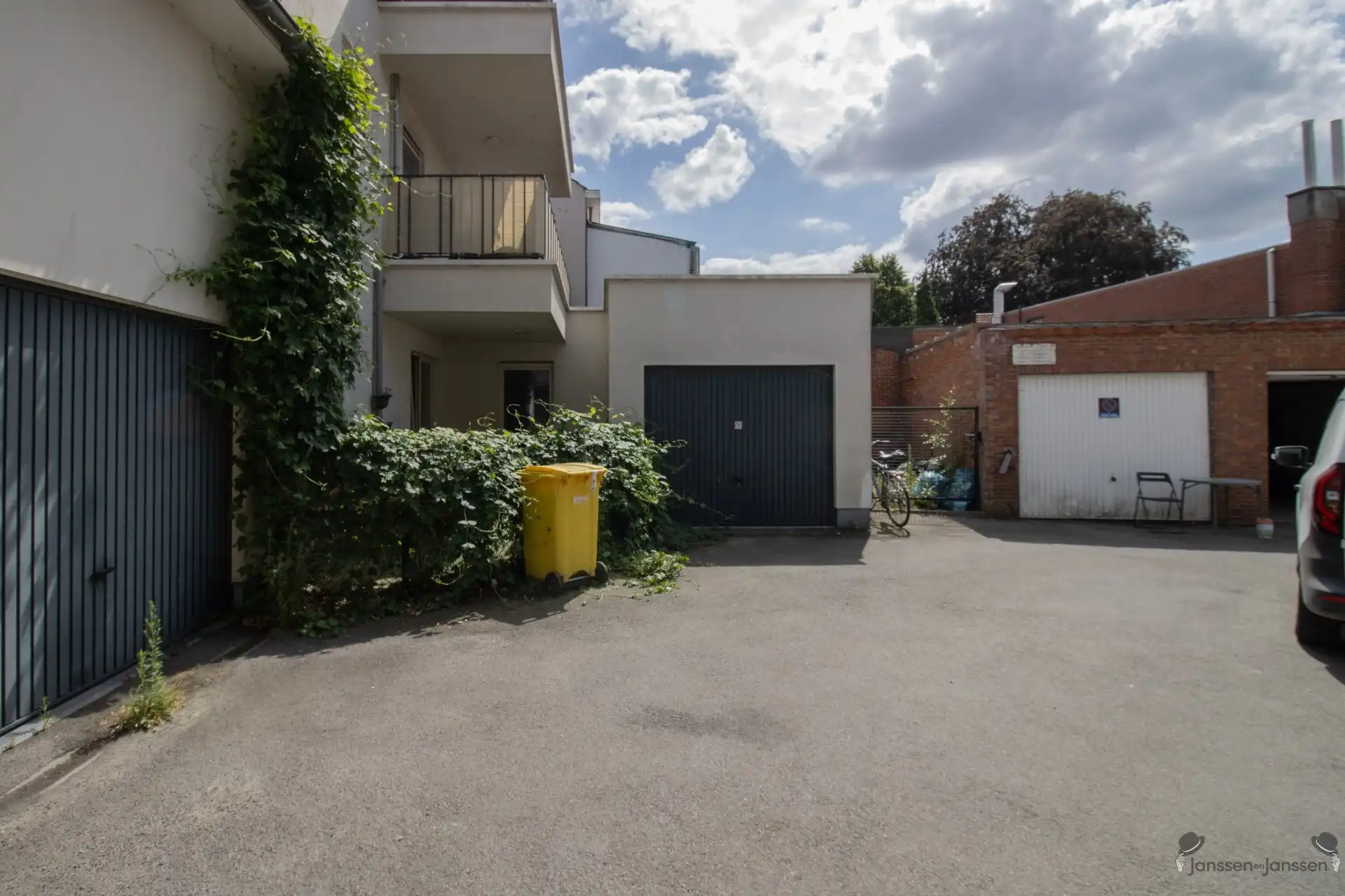 Gelijkvloers appartement van 115 m² met tuintje en garage foto 7