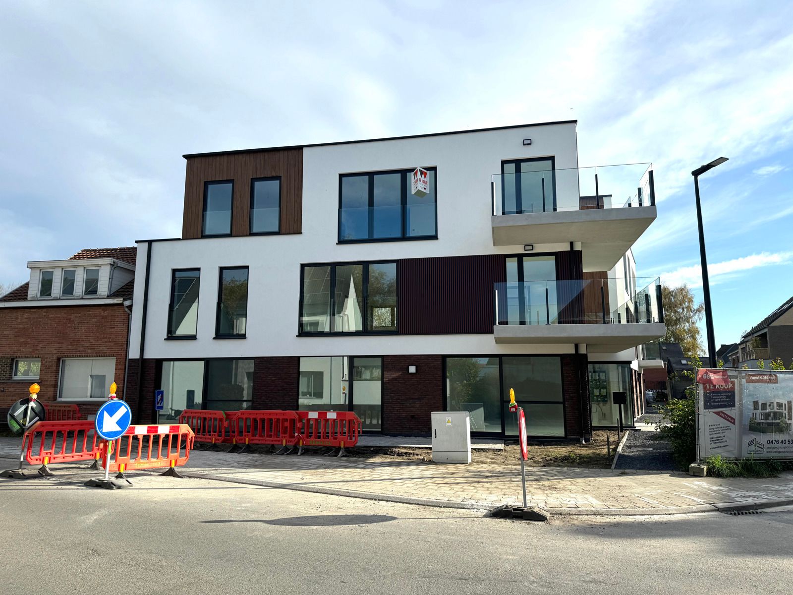 Prachtig nieuwbouw appartement inclusief twee staanplaatsen foto 2