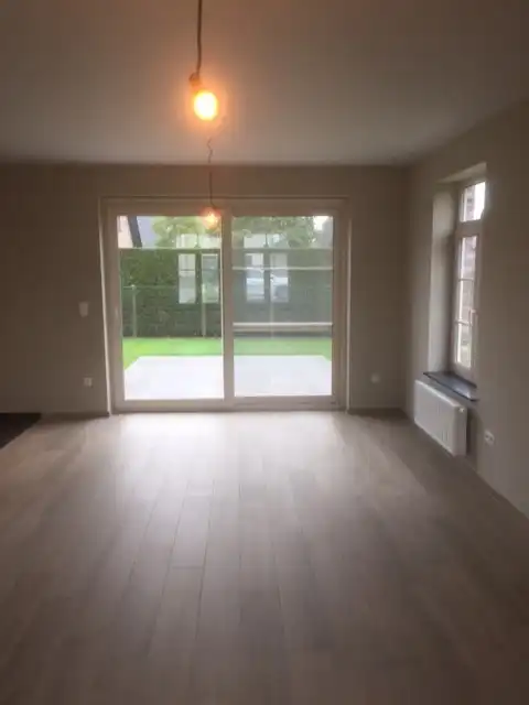 Vrijstaande woning te huur met 3 slaapkamers. foto 10