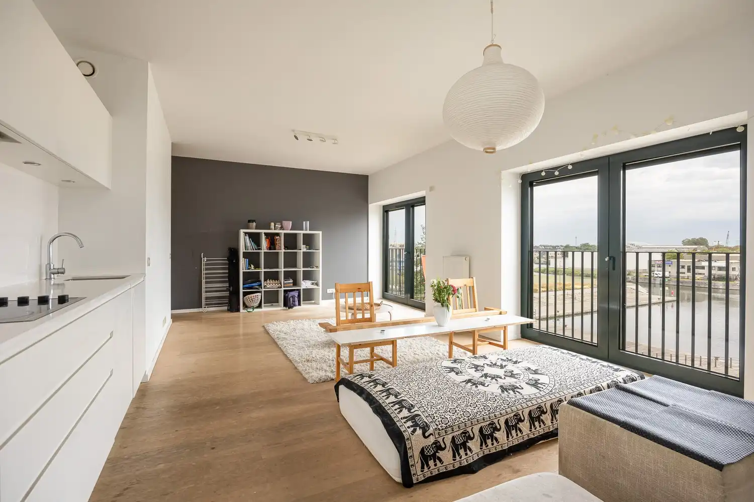 Modern 3 slpk appartement met terras en panoramisch uitzicht op het Eilandje foto 3