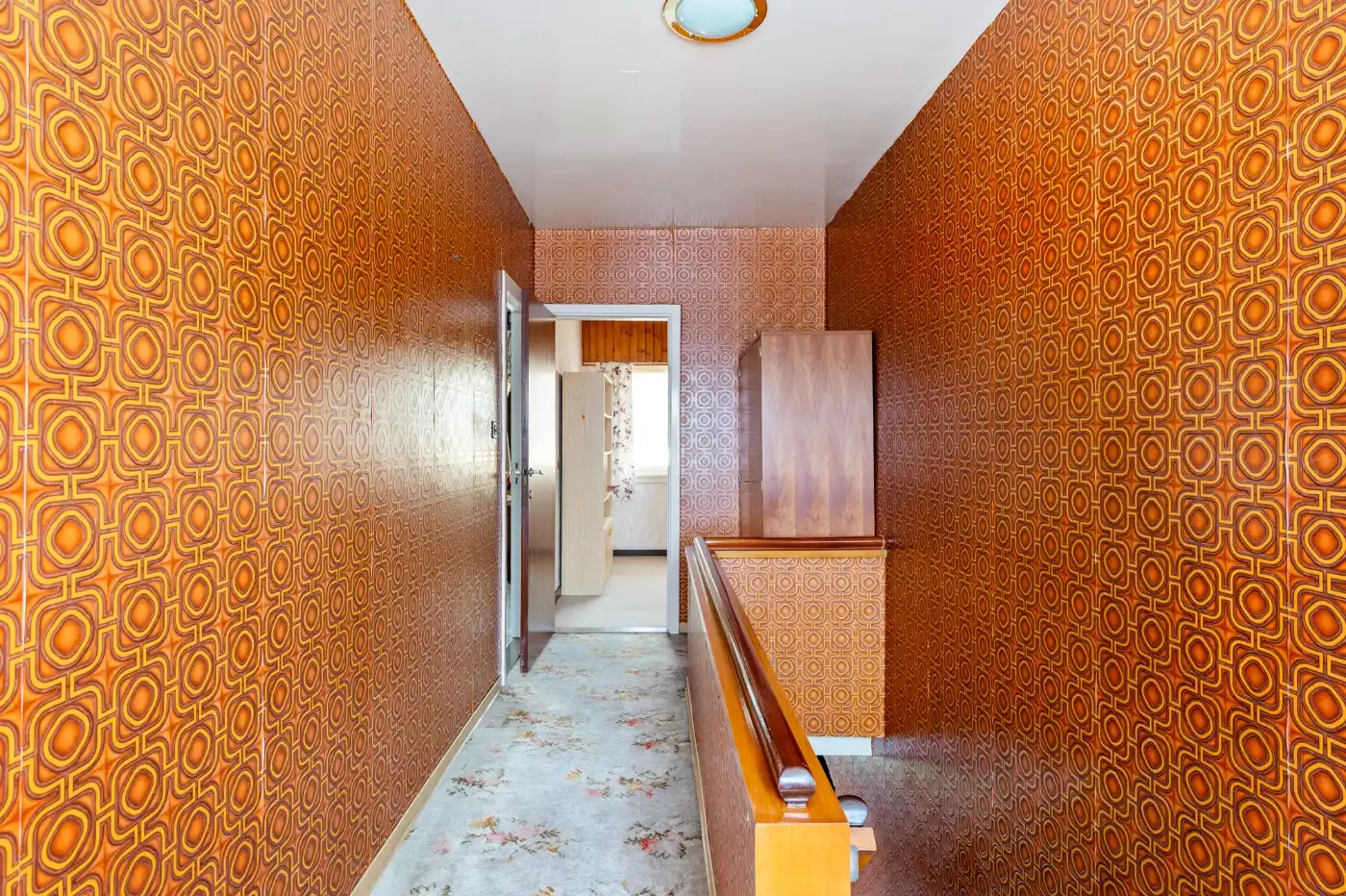 Vrijstaande, te renoveren woning met 3 à 4 slpk., garage en zuid-tuin foto 19