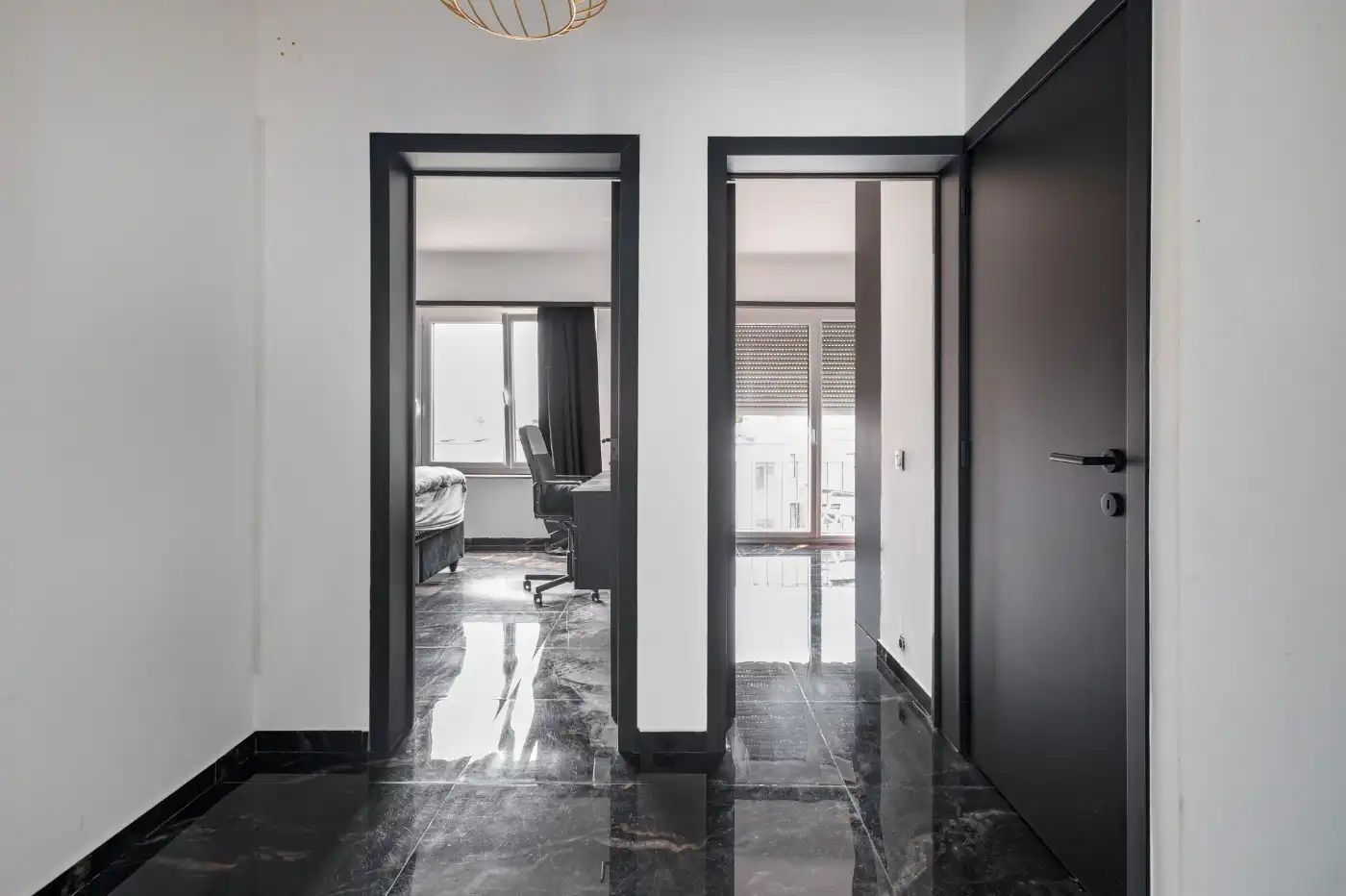 Tof, instapklaar app. op 3e verd. met 2 slpk., terrasje en garage foto 24