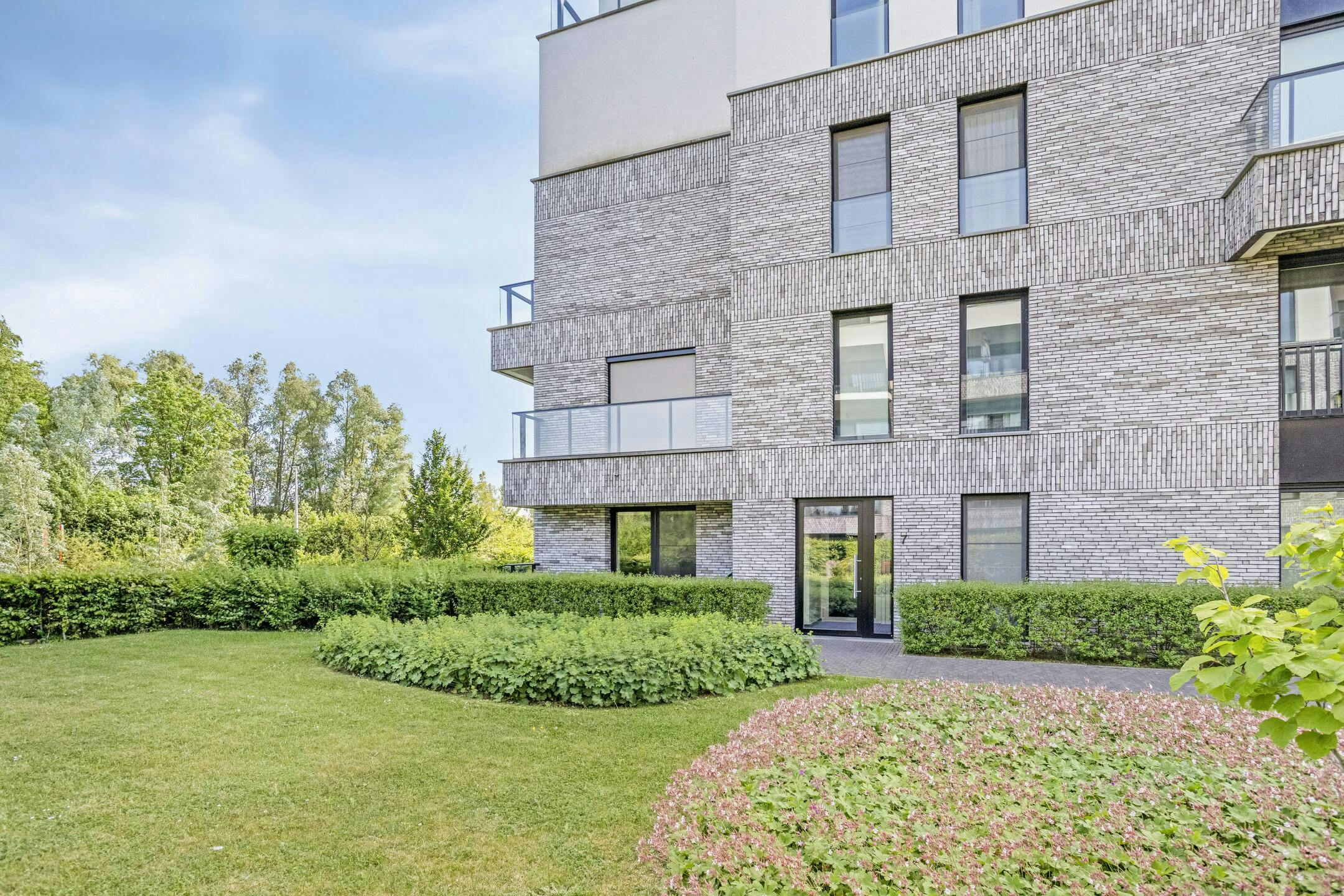Energiezuinig gelijkvloers appartement met terras in Boom foto 14