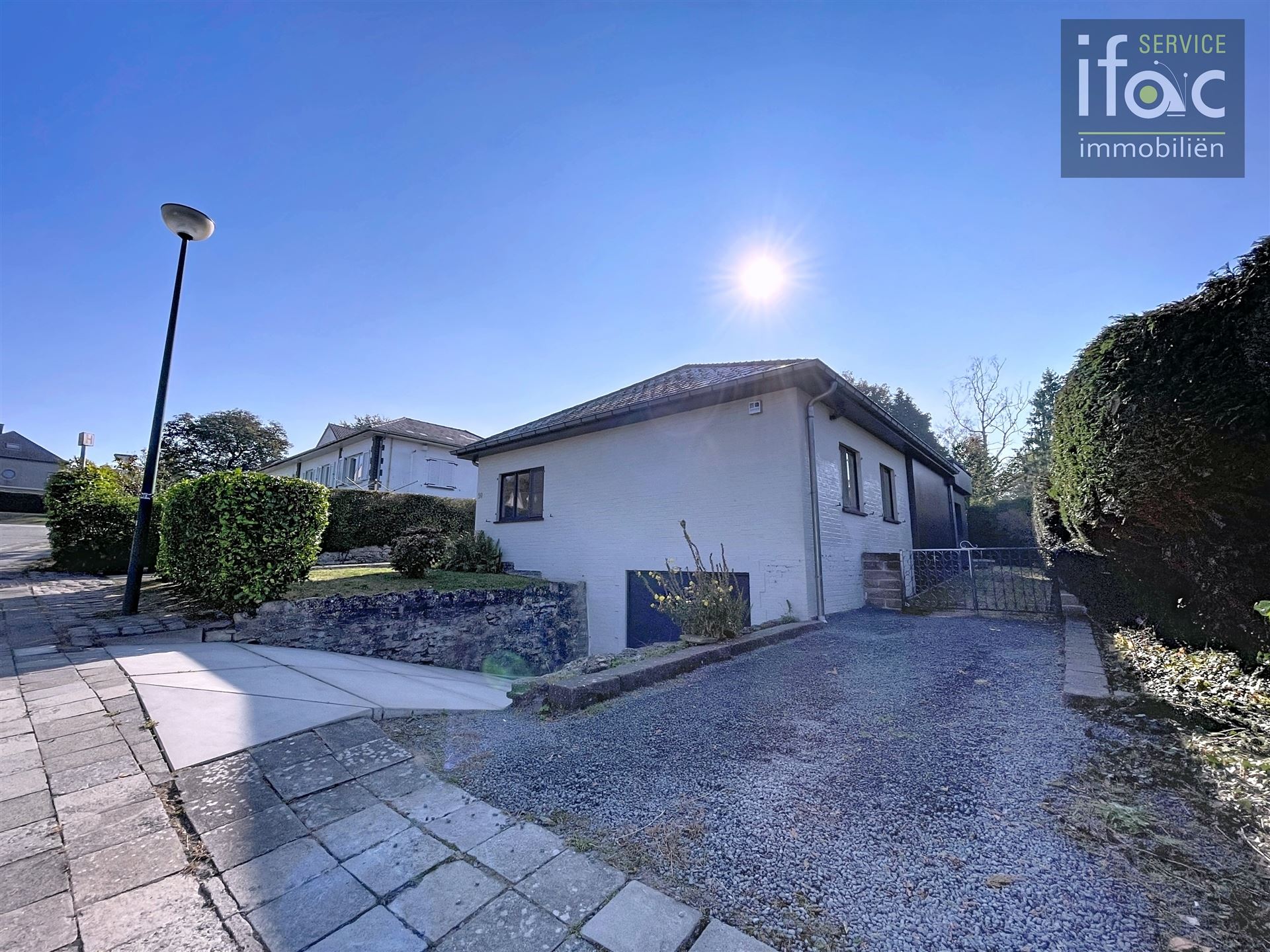 Gerenoveerde villa met 4 ruime slaapkamers foto 2