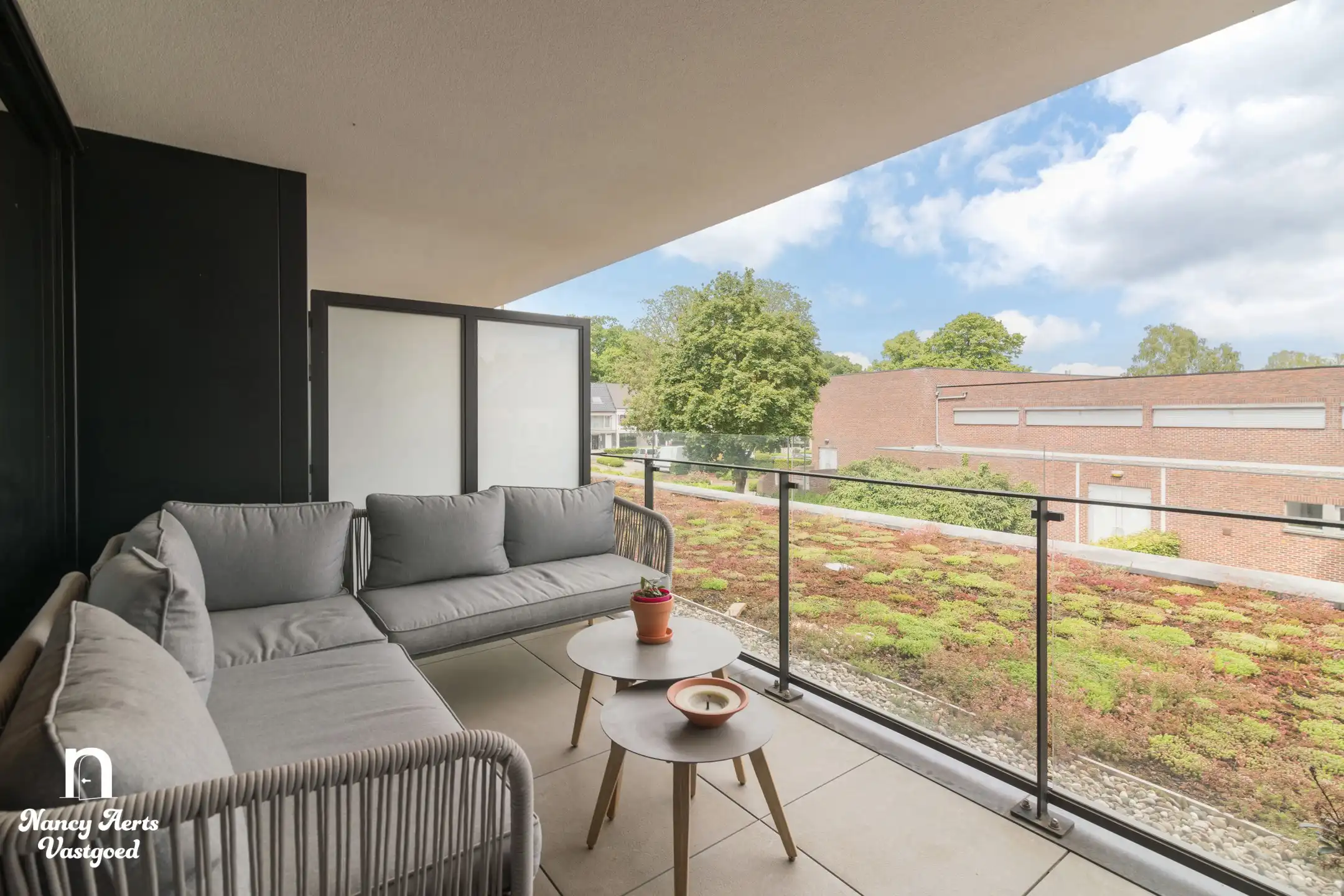Instapklaar, modern appartement (2023) met gezellig terras foto 9
