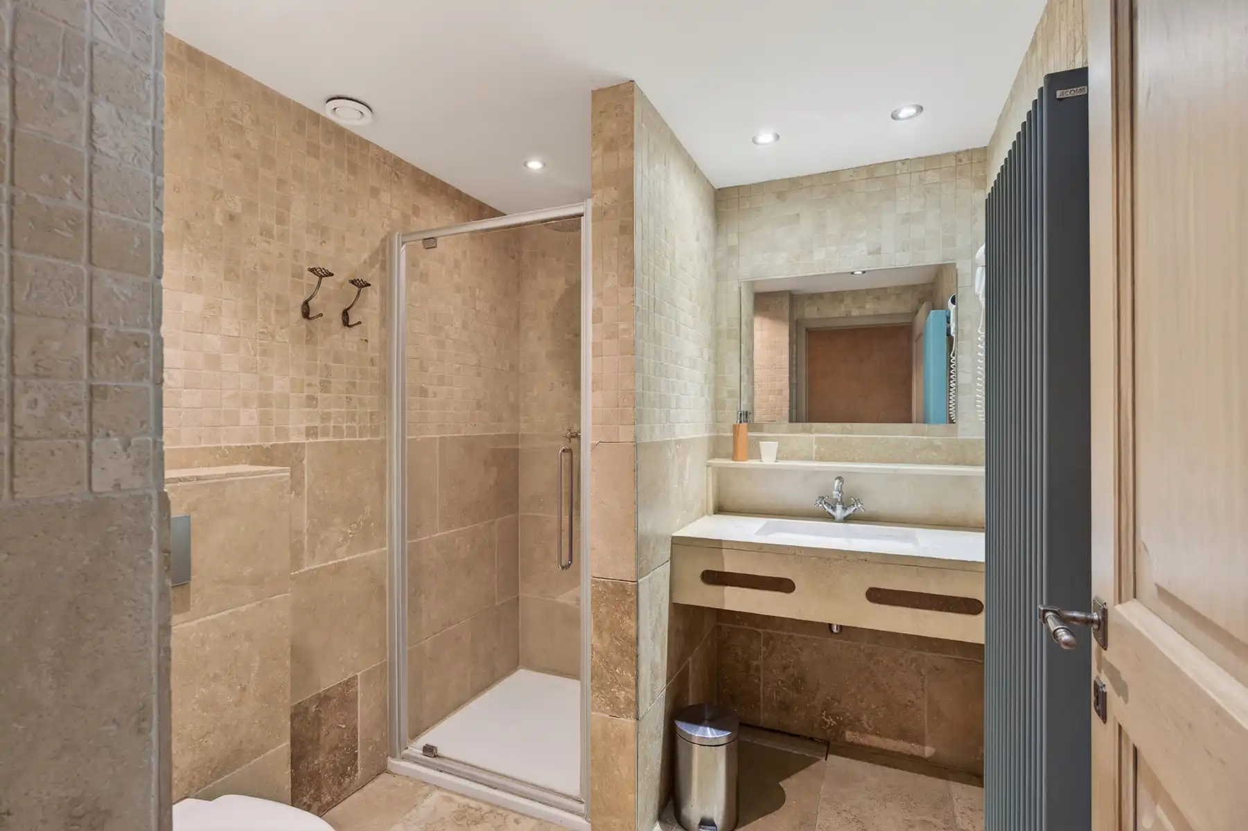 B&B met restaurant en private woonst in het groen foto 14