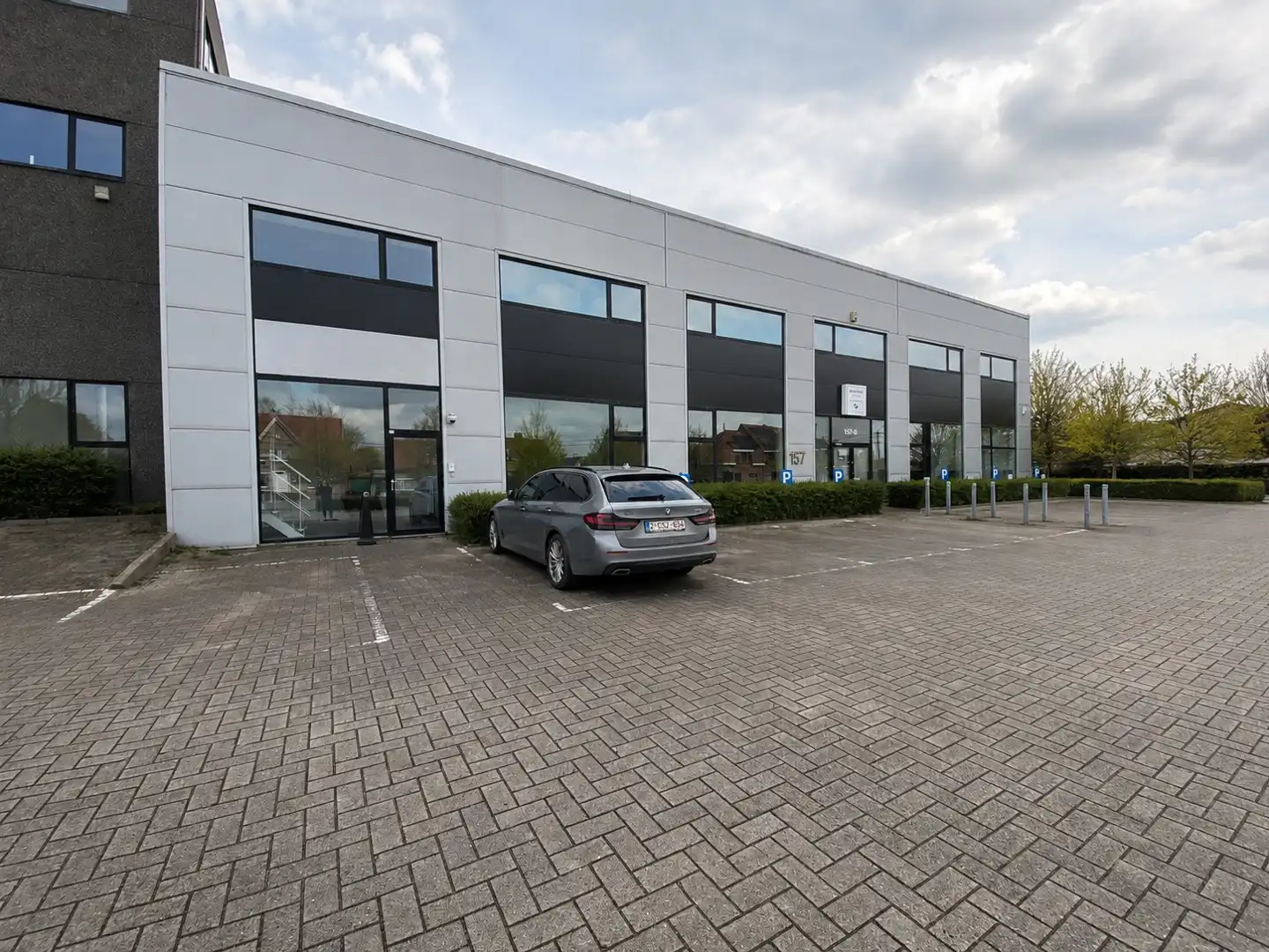 Kantoorruimte van 300 m² te Oostkamp foto 9