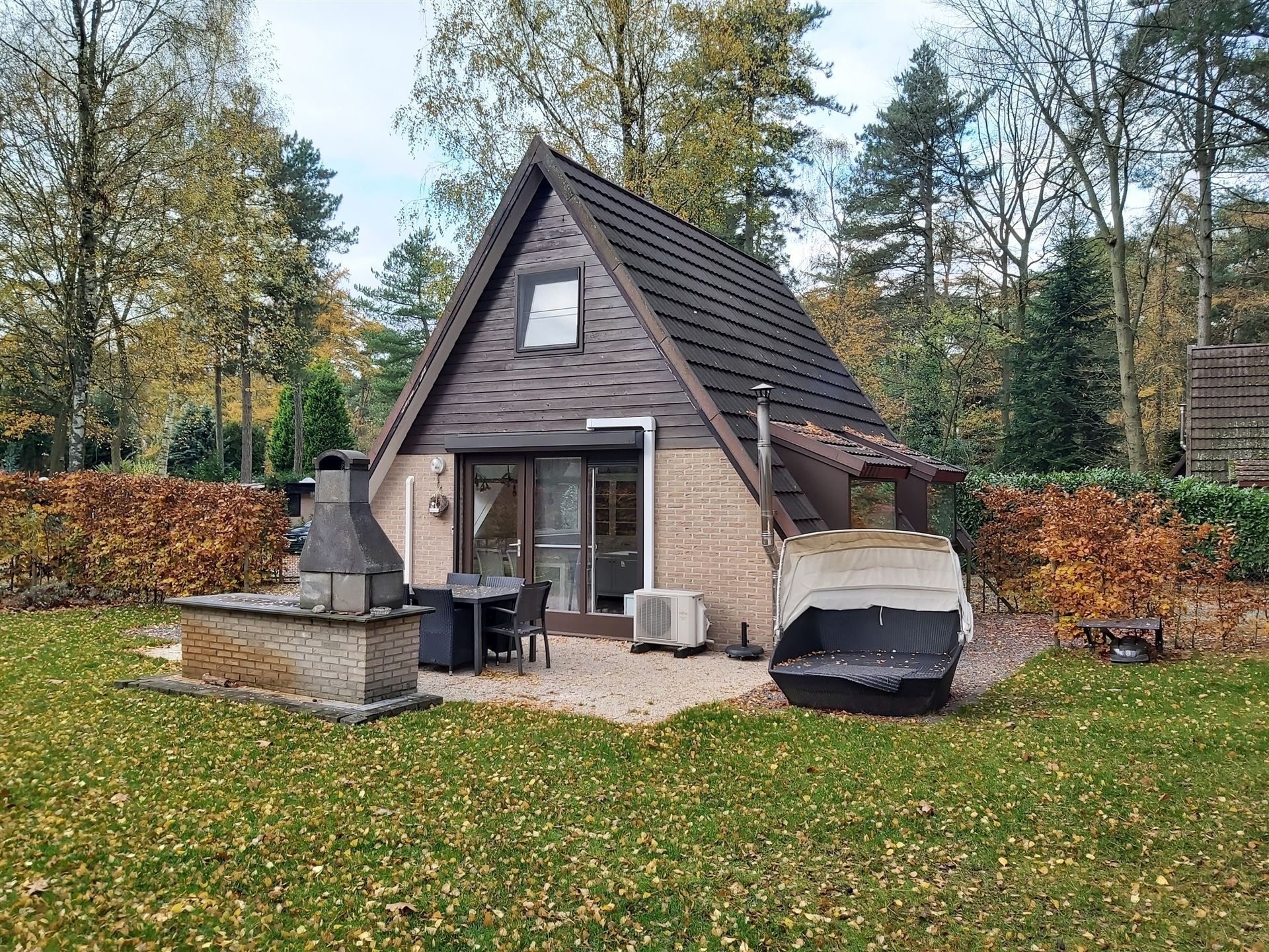 Vakantiewoning met 3 slaapkamers en ruime tuin op vakantiedomein Sonnevijver te Rekem! foto 11