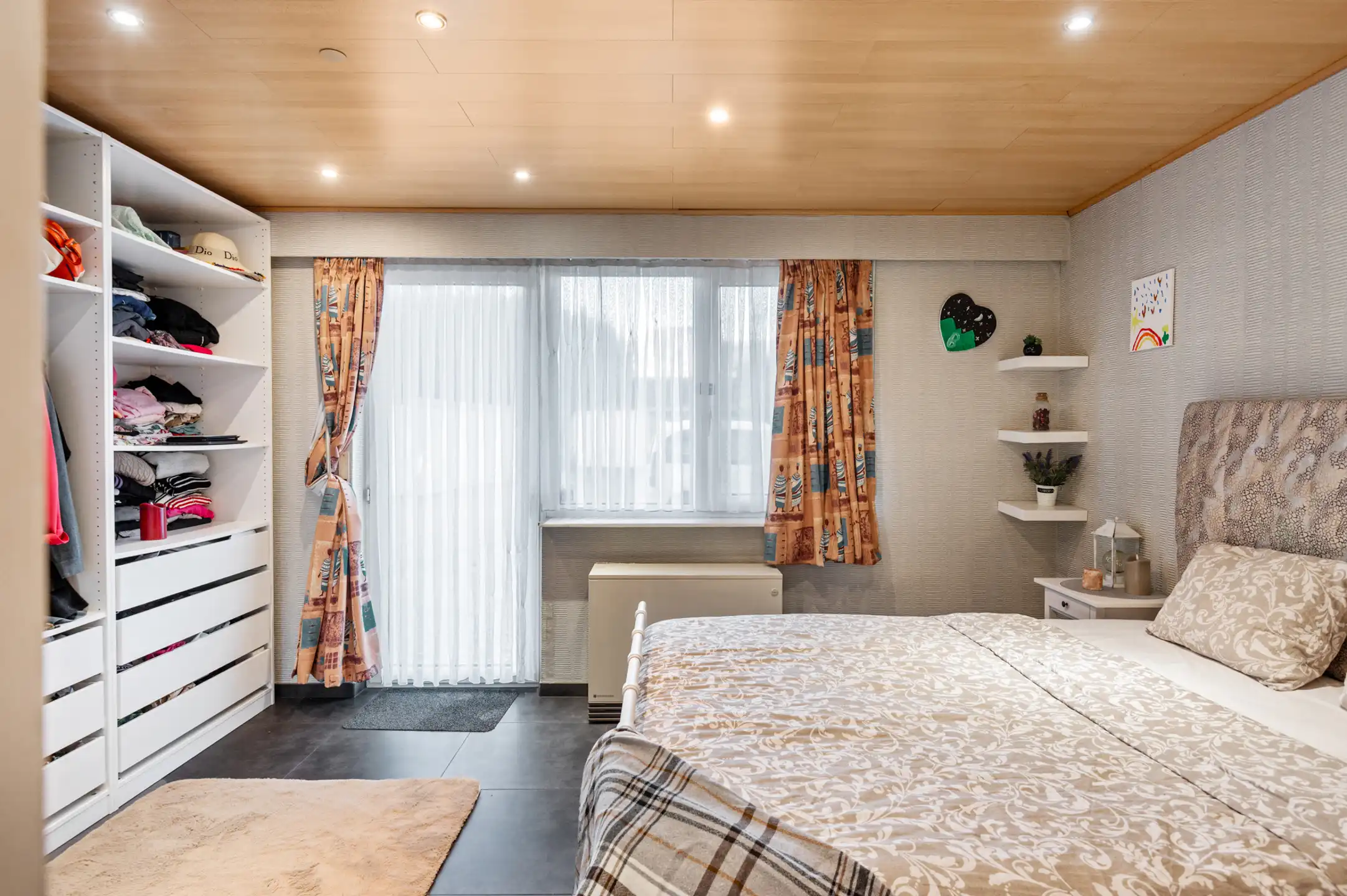 Ruim en verzorgd gelijkvloers appartement met 3 slaapkamers foto 13