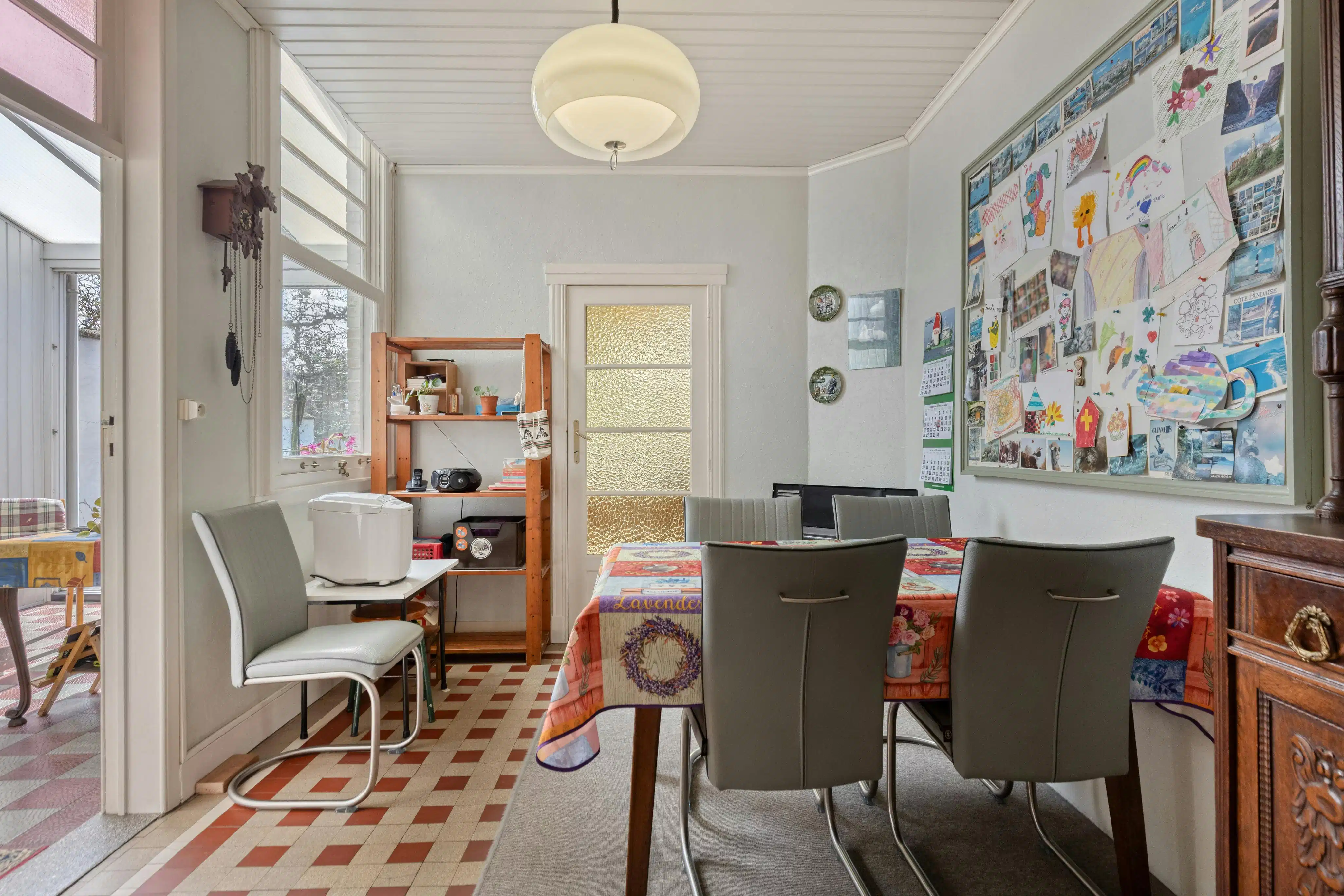 Charmant huis met ruime en zonnige tuin te koop in Merksem! foto 8