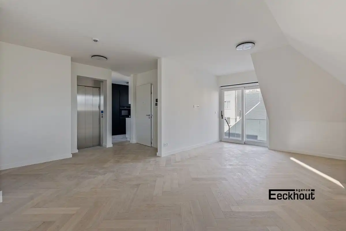 Sublieme penthouse in standingvolle residentie Derycker in hartje Oostende foto 3