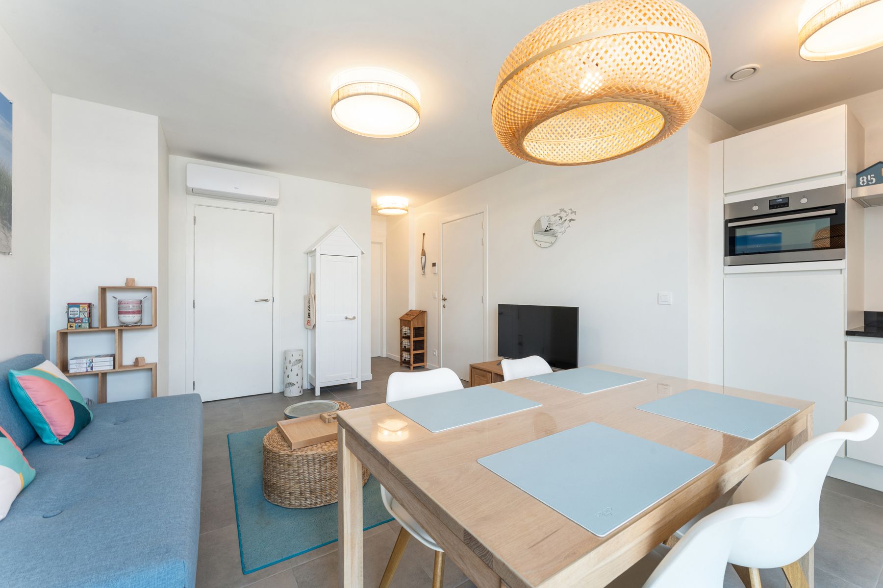 Recent appartement met autostaanplaats en berging foto 4