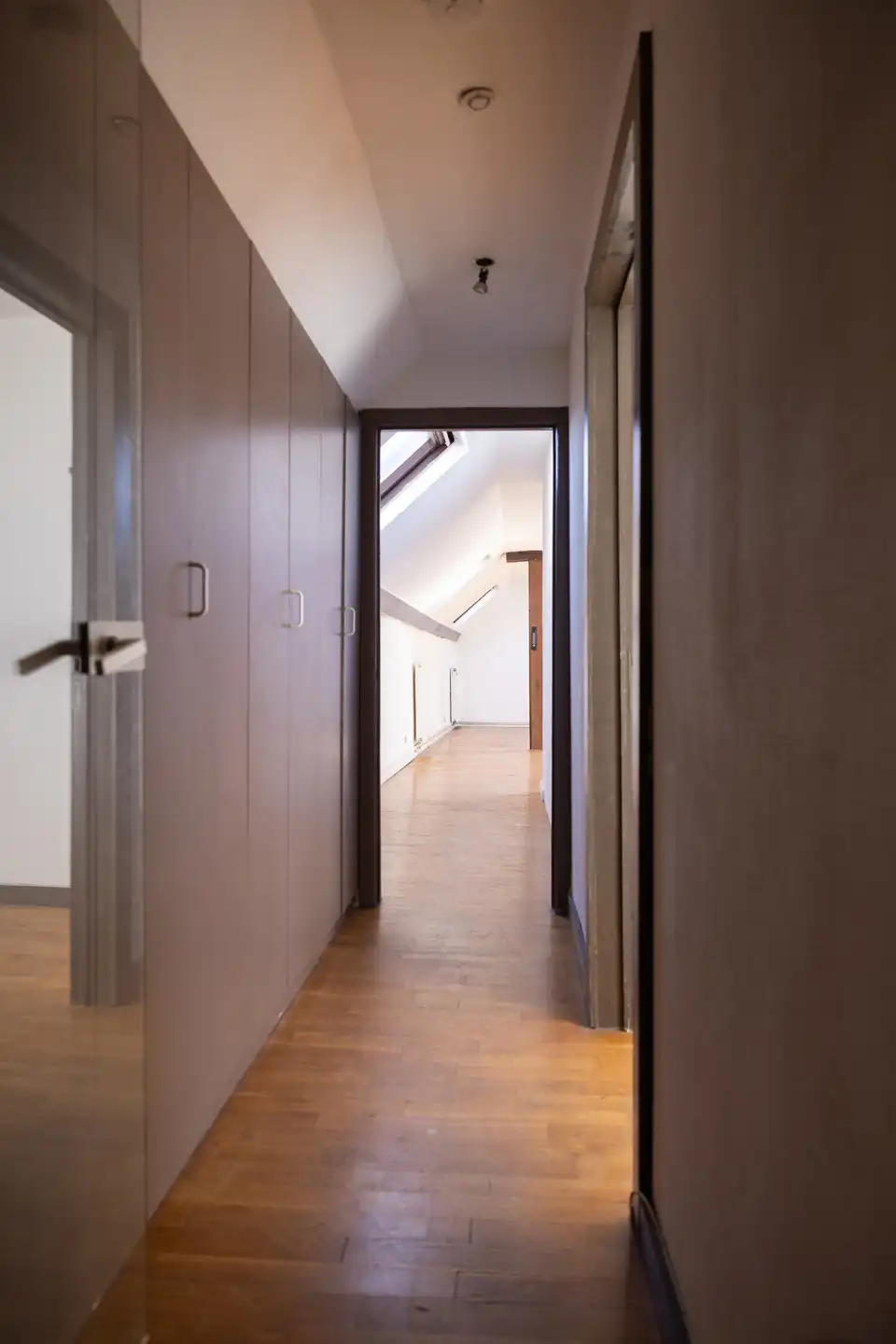 JETTE – HOEKGEBOUW ±540 M² – HANDELSRUIMTE + WONING  foto 19