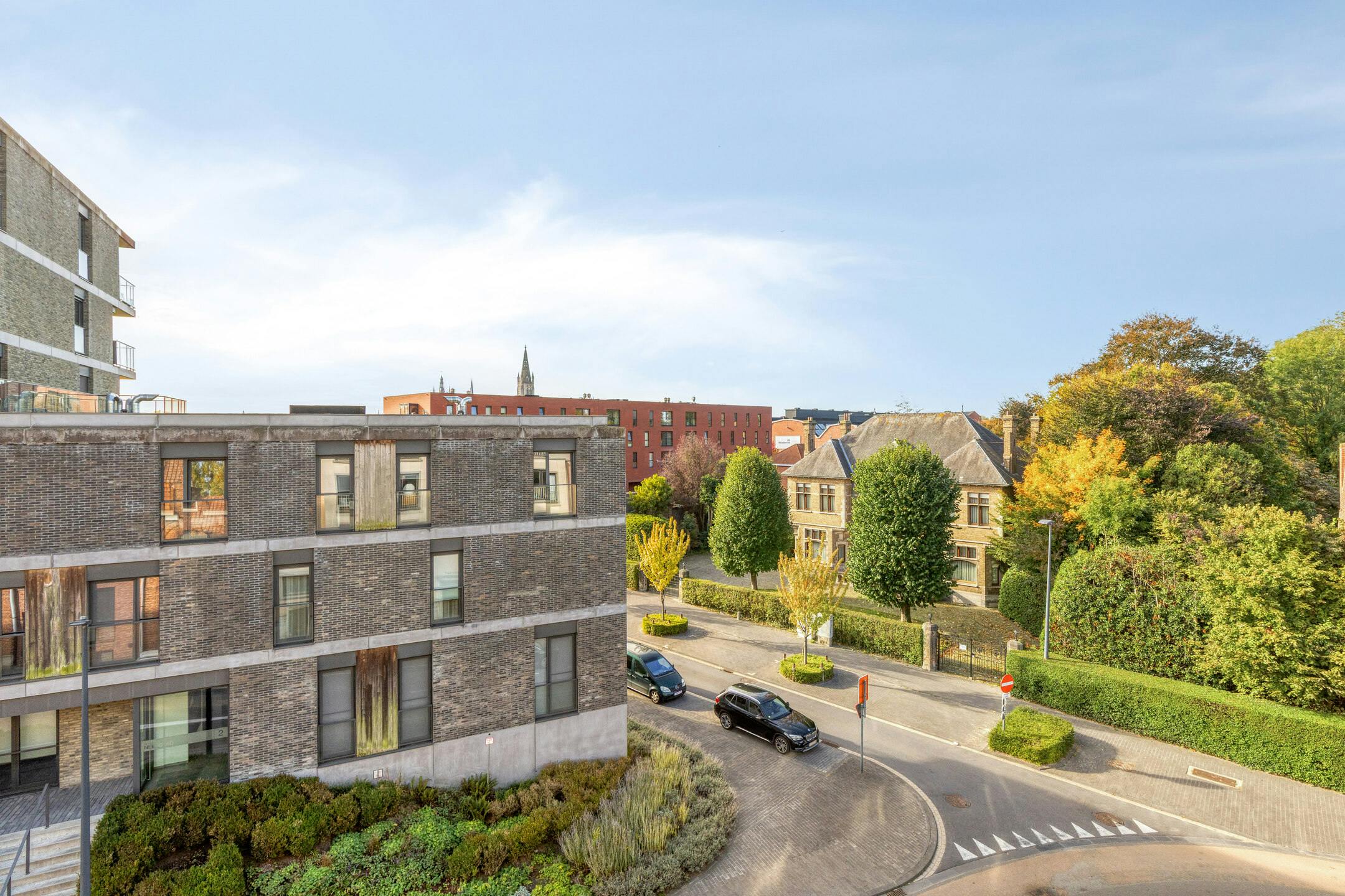 Appartement te koop met 3 kamers en garage in Ieper foto 5