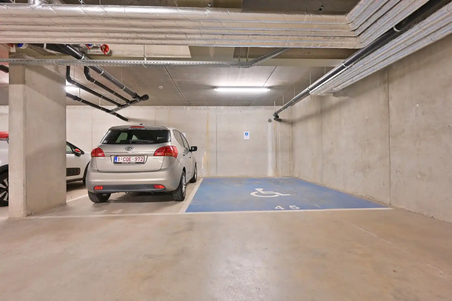 Lichtrijke serviceflat op de bovenste verdieping in Drie Eiken (Lanaken) foto 21