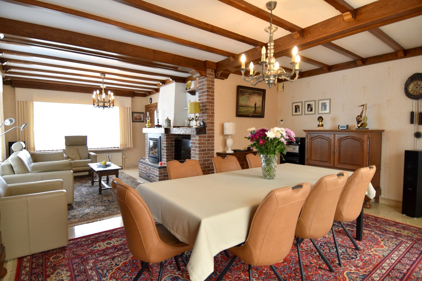 Instapklare gezinswoning met 4 slaapkamers, garage en zonnige tuin te koop in Marke foto 4