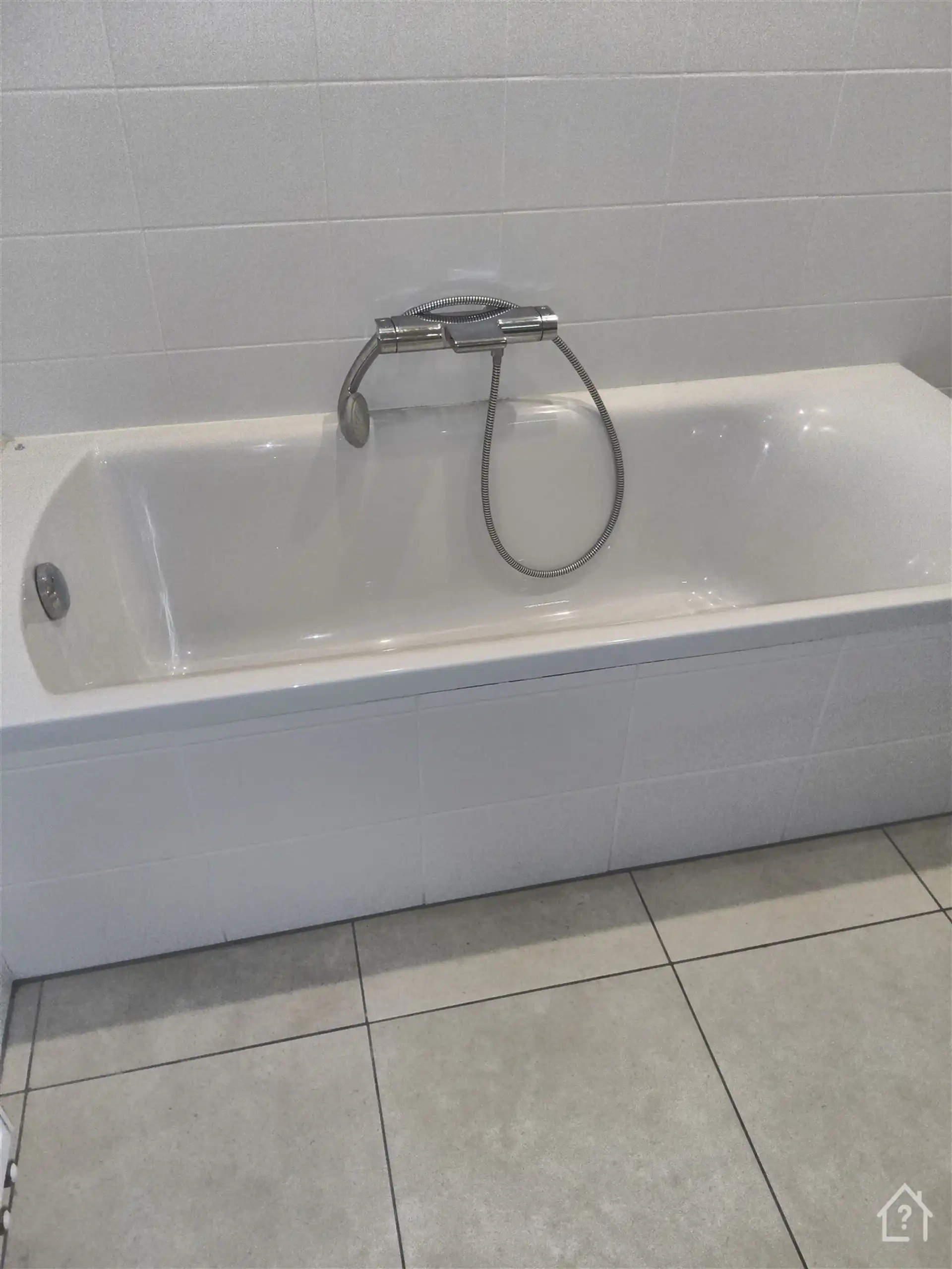 2 slaapkamer appartement met privatieve tuin en 2 parkings foto 12