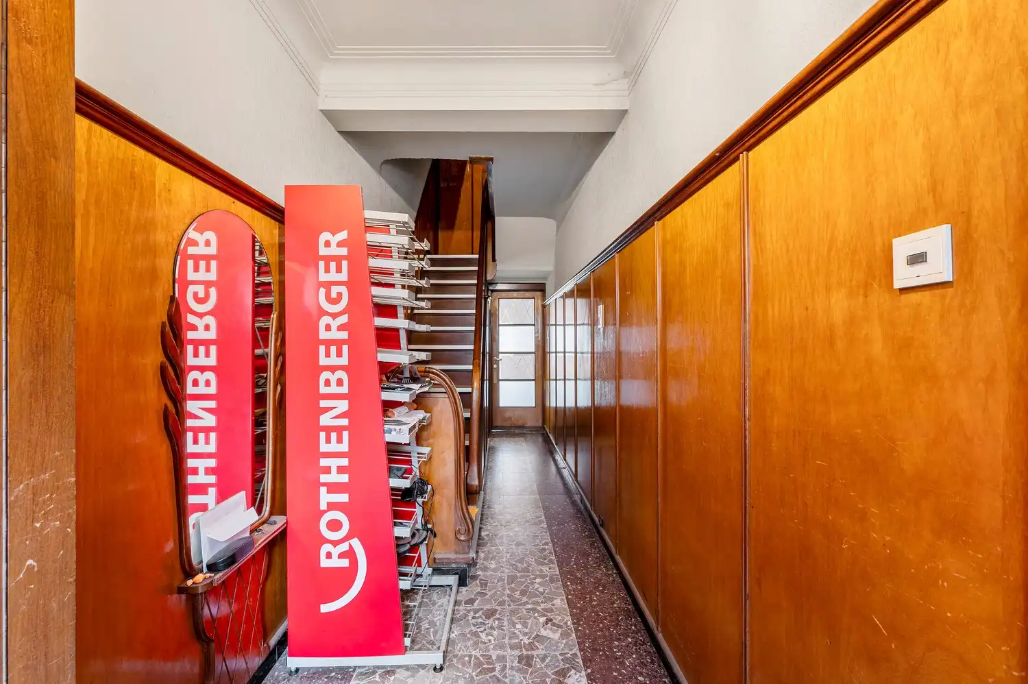 Ruime bel-etagewoning met tal van mogelijkheden op gunstige locatie. foto 6