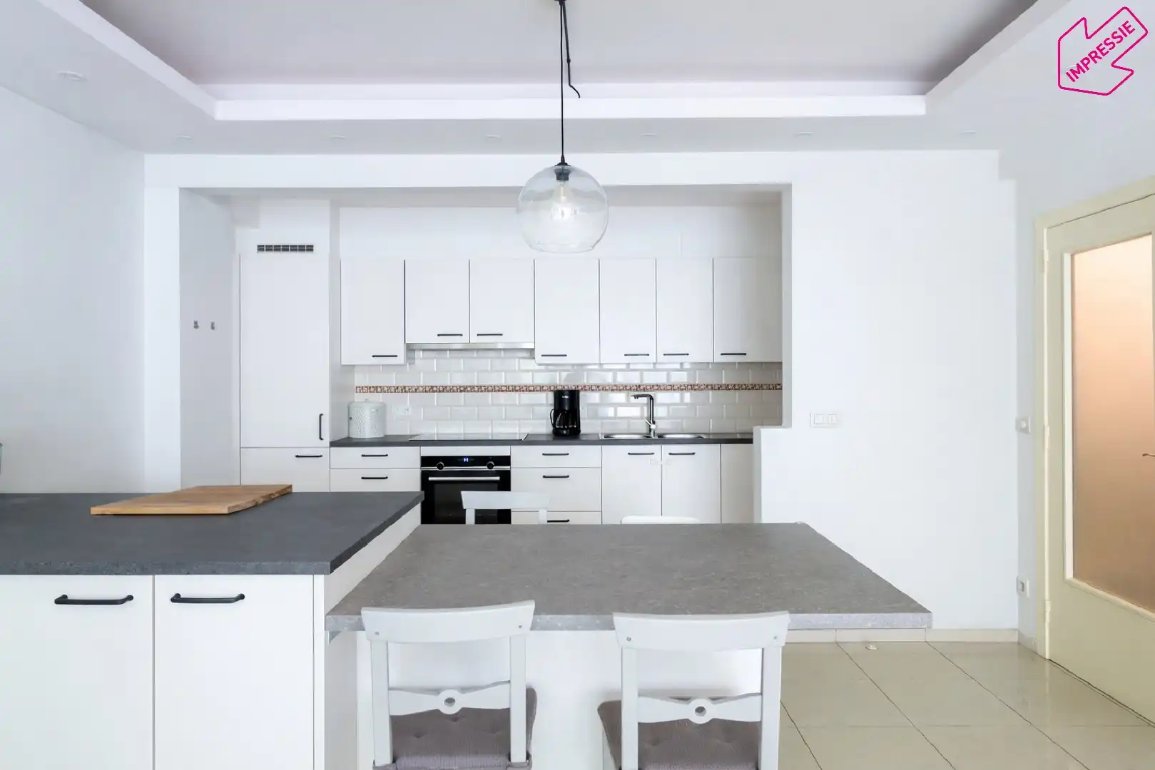 Uiterst ruim vierslaapkamer appartement tussen het Stadspark en de Theaterbuurt!  foto 10