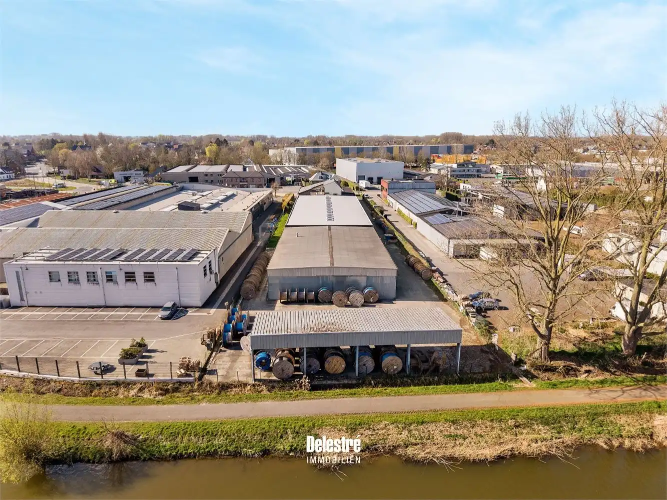 UNIEK BEDRIJFSGEBOUW INDUSTRIEZONE NOORD II foto {{pictureIndex}}