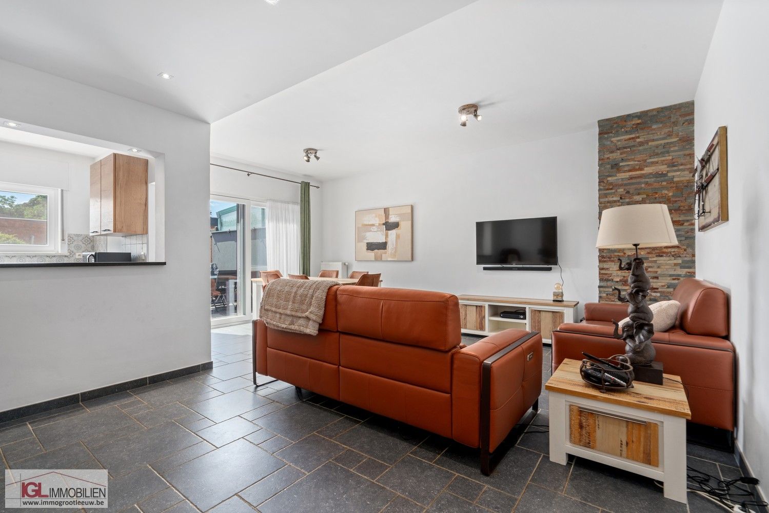 Smaakvol gerenoveerde rijwoning met tuin, garage en uitbreidingsmogelijkheden foto 4