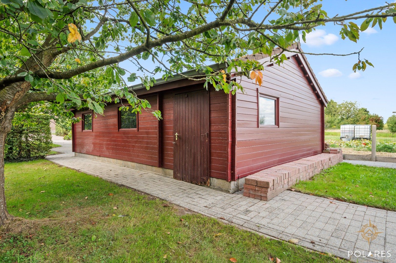Ruime en vrijstaande woning met veel privacy foto 29