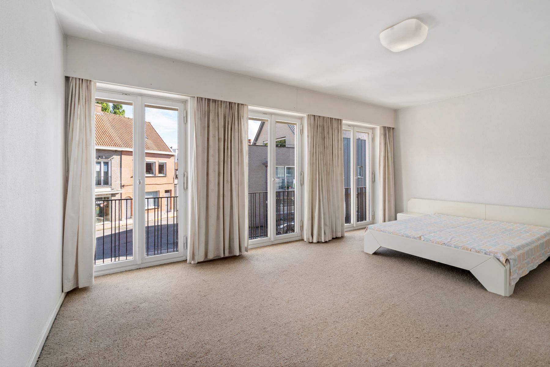 Karaktervolle ruime woning  met bijgebouw/atelier en stadstuin in het centrum foto 12