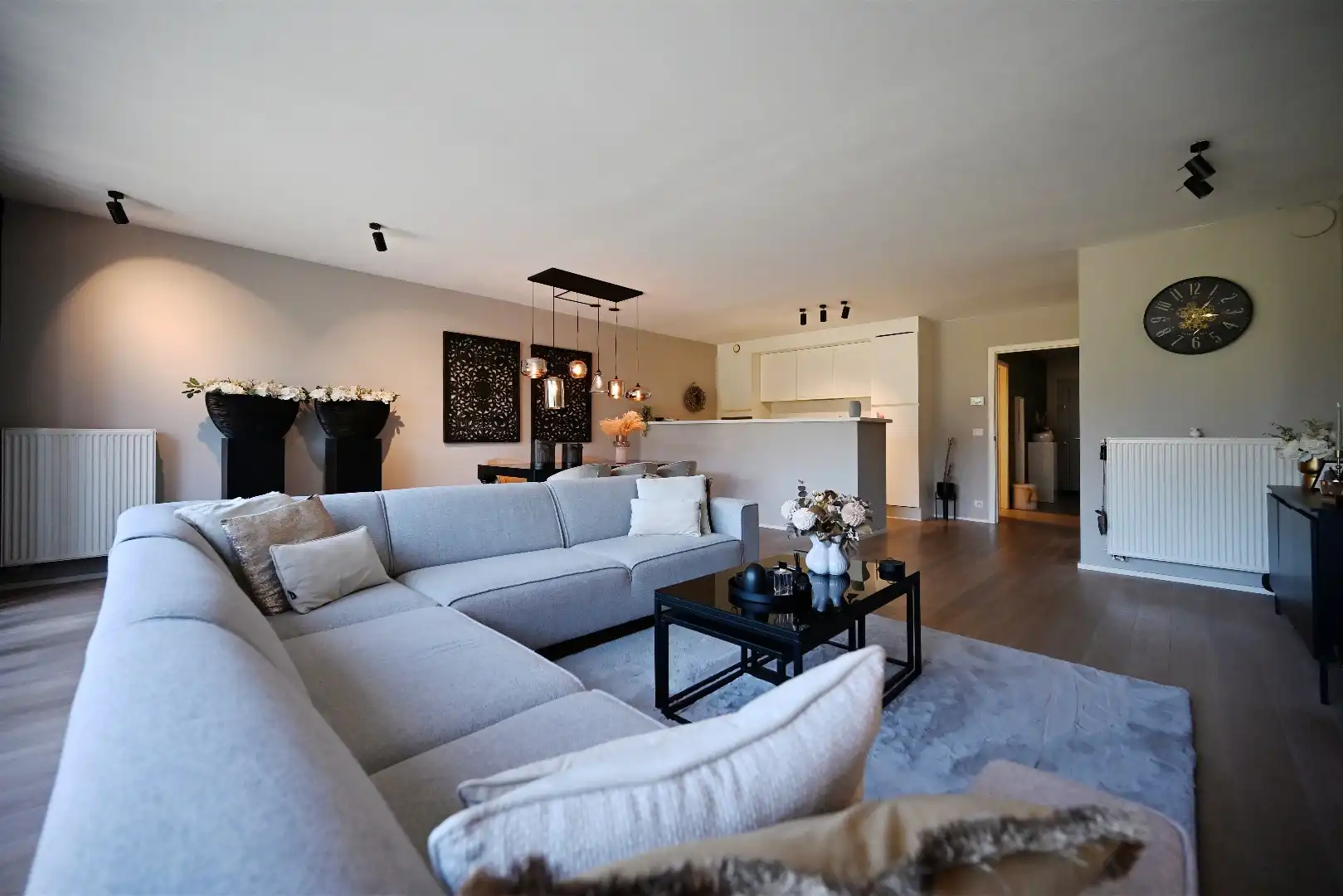 Moderne recente woning met 4 slpks, garage en tuintje nabij centrum Maldegem foto 5