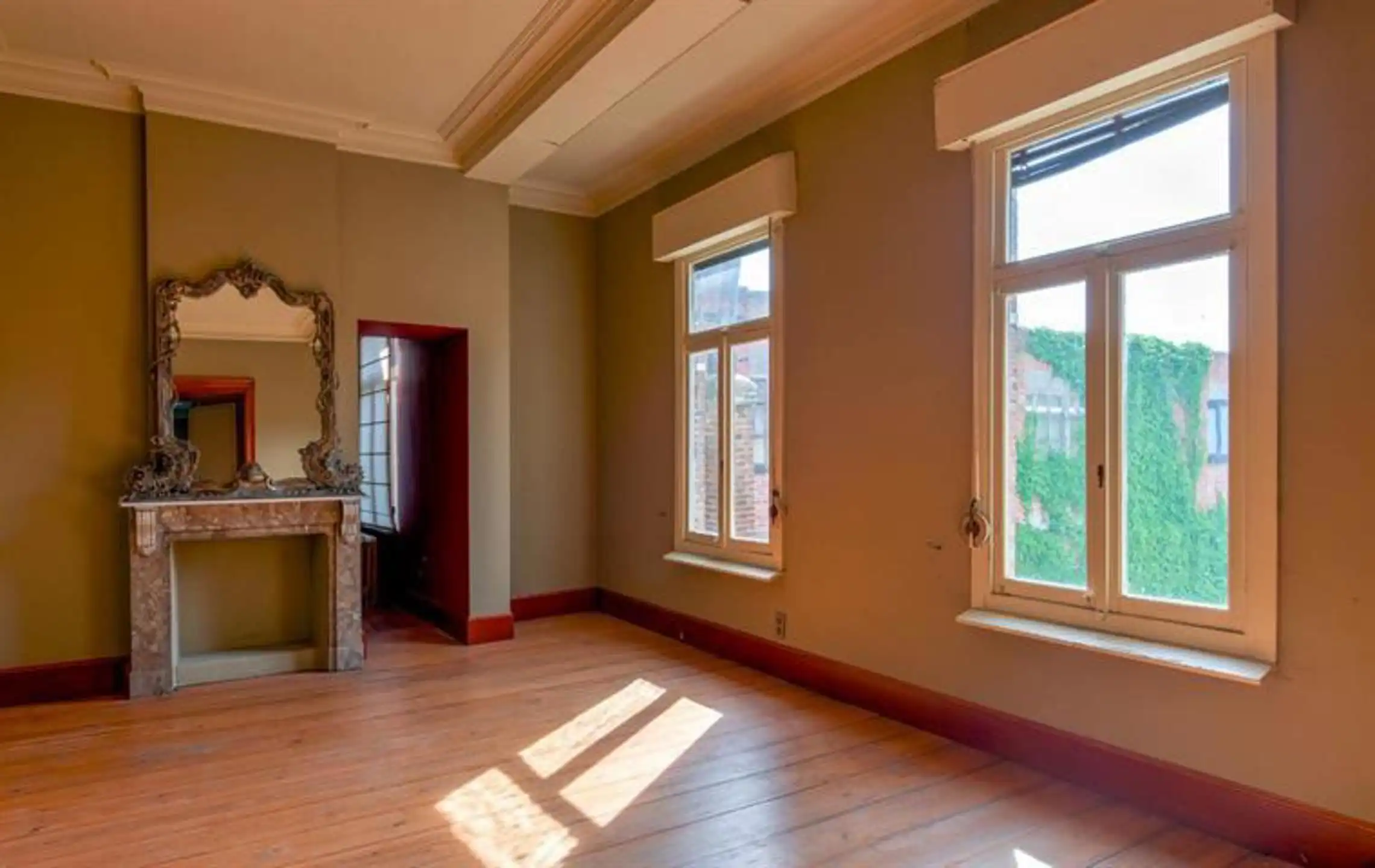 Imposante neoclassicistische herenwoning met 7 slpk., 2 badk. op 59 are 51 ca foto 14