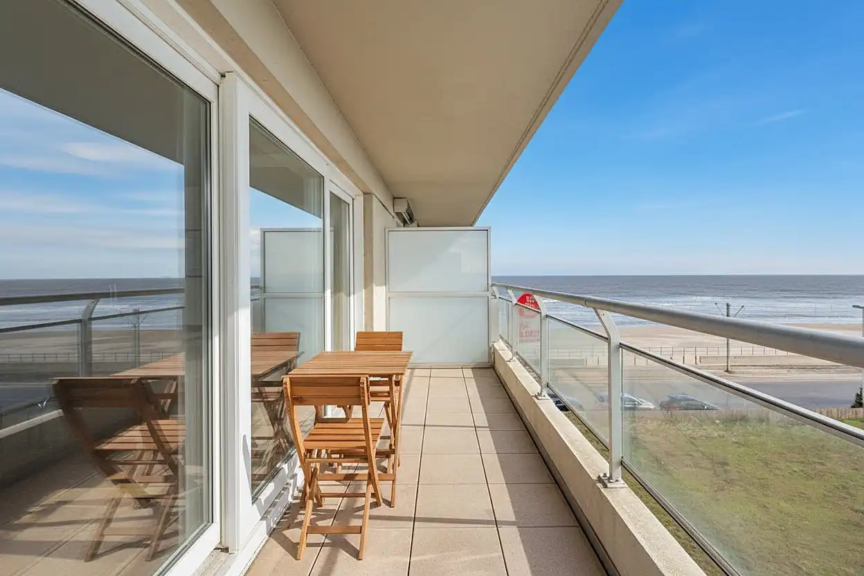 Appartement met zeezicht te koop te Middelkerke! foto 2