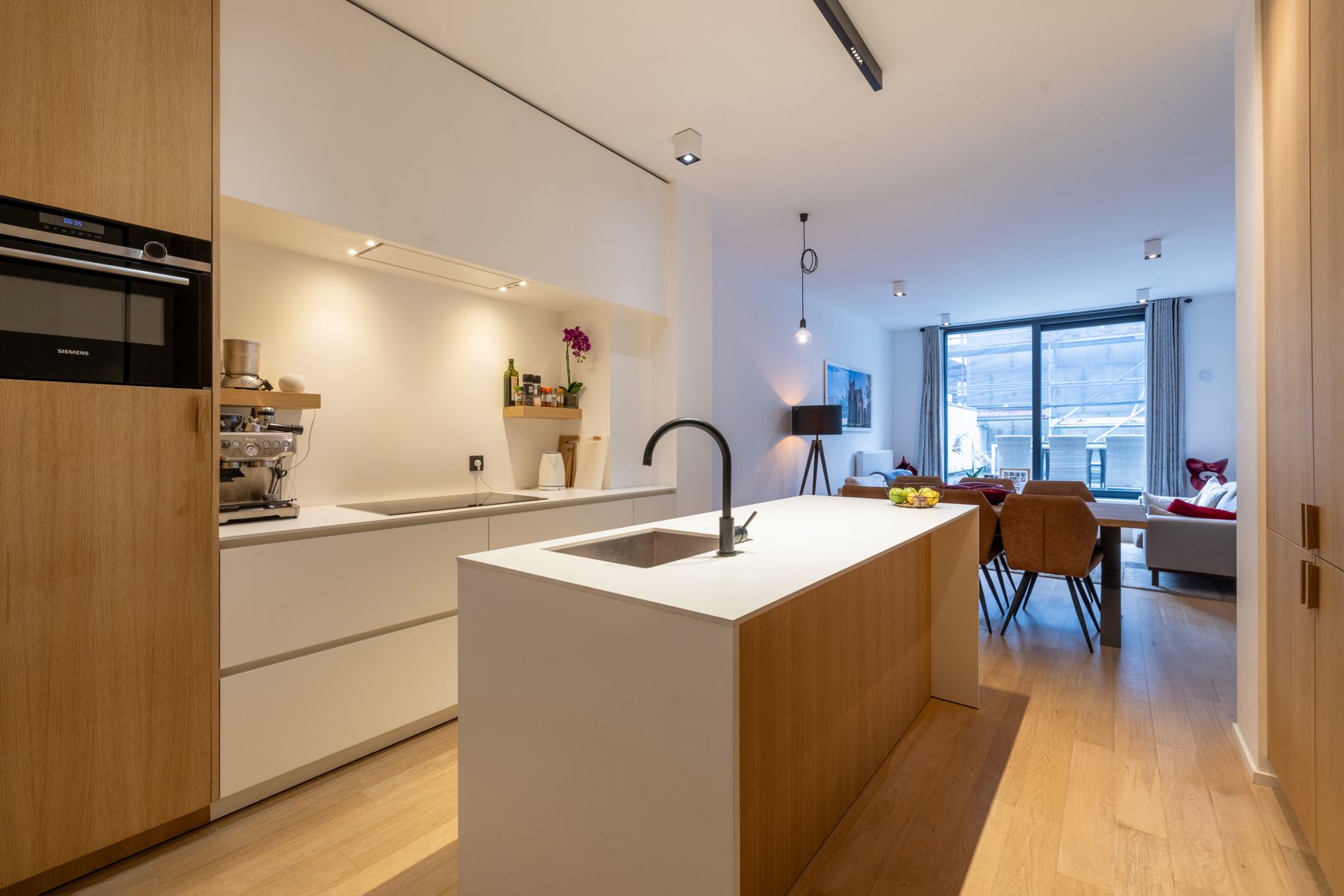 Groot drieslaapkamerappartement met 2 ruime dakterrassen! foto 4