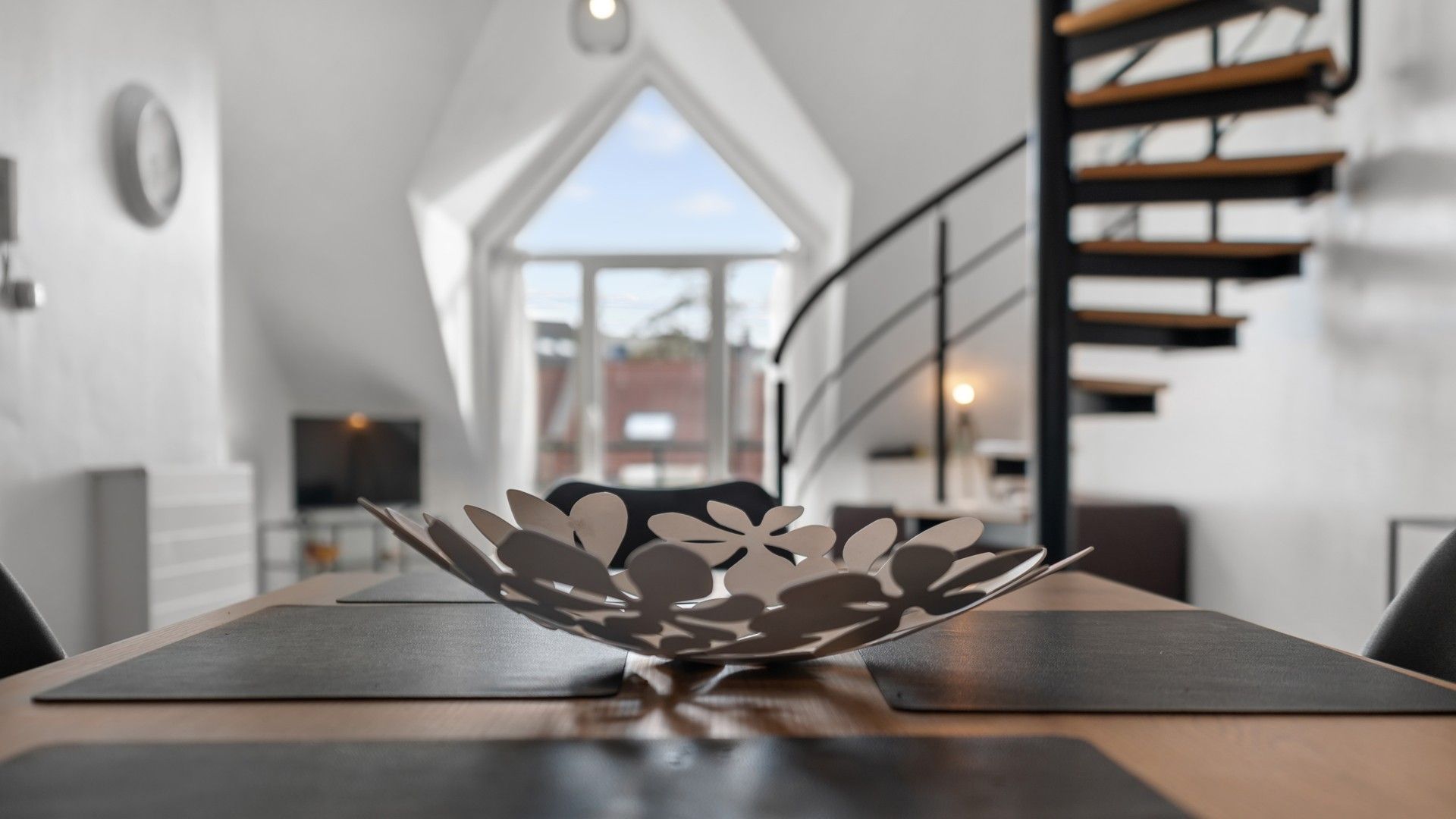 Instapklaar appartement met 2 slpkrs in Genk centrum foto 13