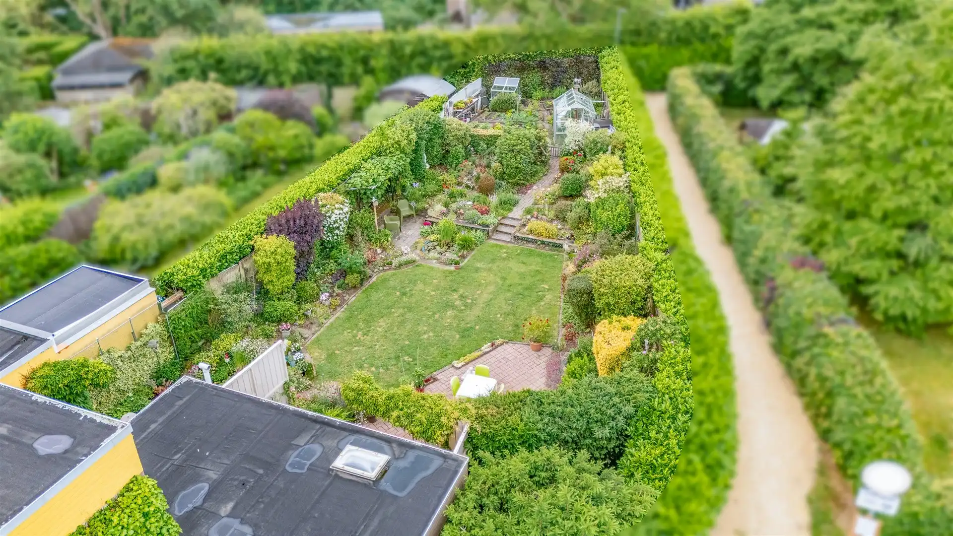 Woning op toplocatie en pracht tuin hartje Merelbeke-Melle foto 17
