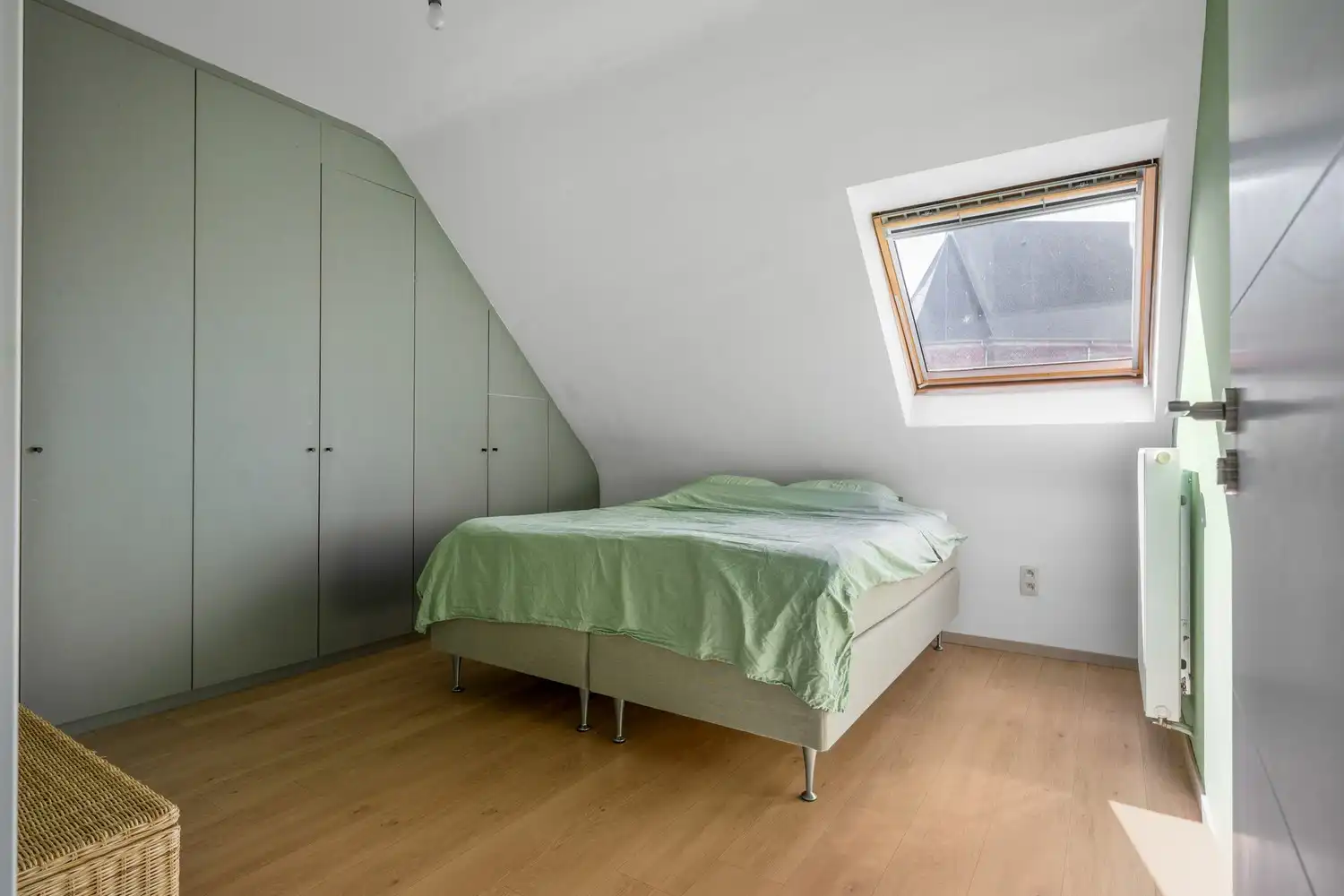 Recent ruim duplex appartement met 2 slpkrs en terras te Schriek foto 11