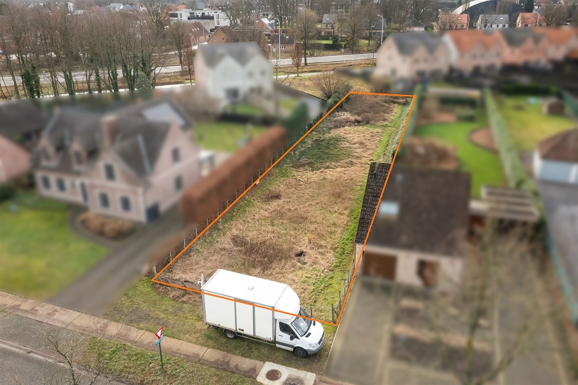 ZUIDELIJK GEORIËNTEERDE BOUWGROND VOOR HOB VAN 1045M² foto 2