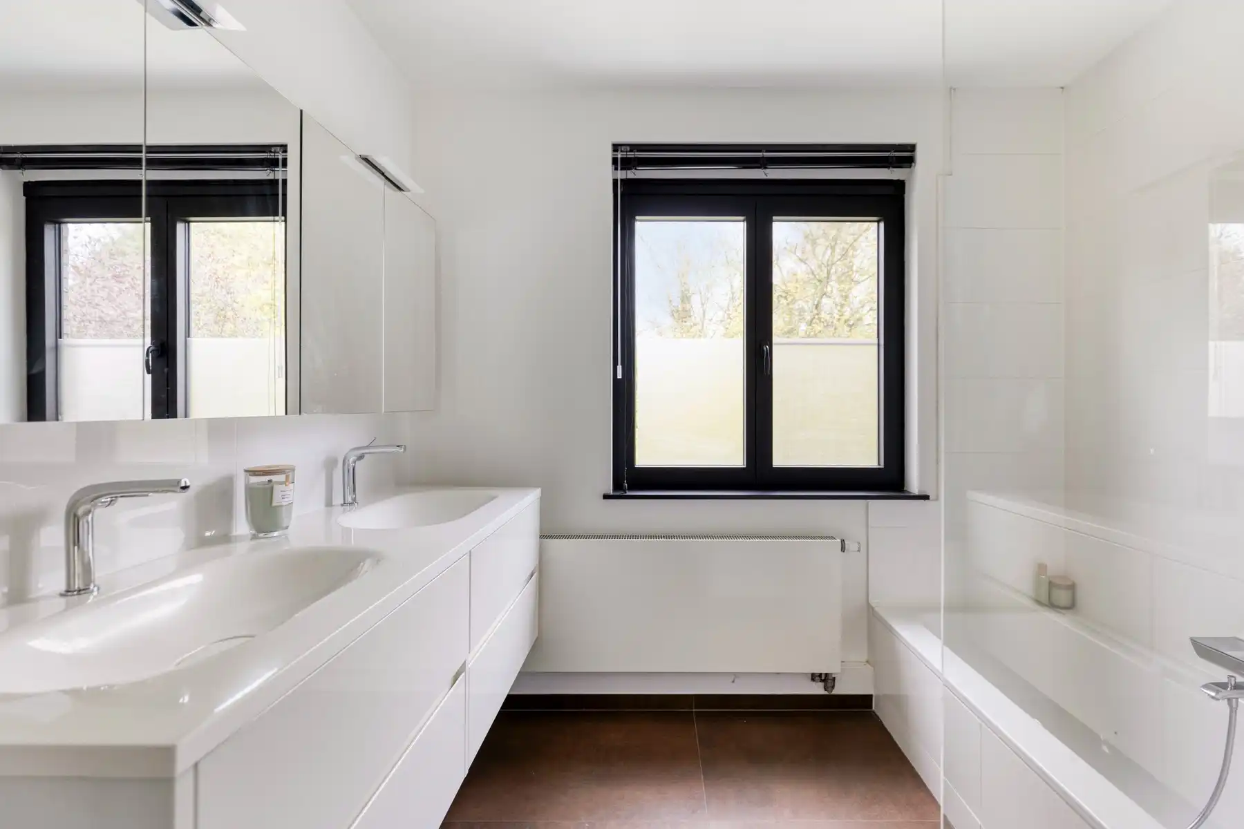 Uitzonderlijke villa met veel privacy en groen foto 14