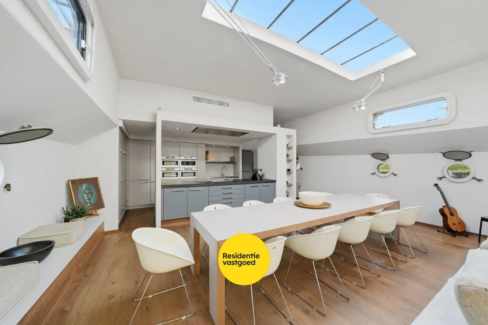 Unieke woonboot met B&B en vergunde ligplaats in Plassendale foto 10